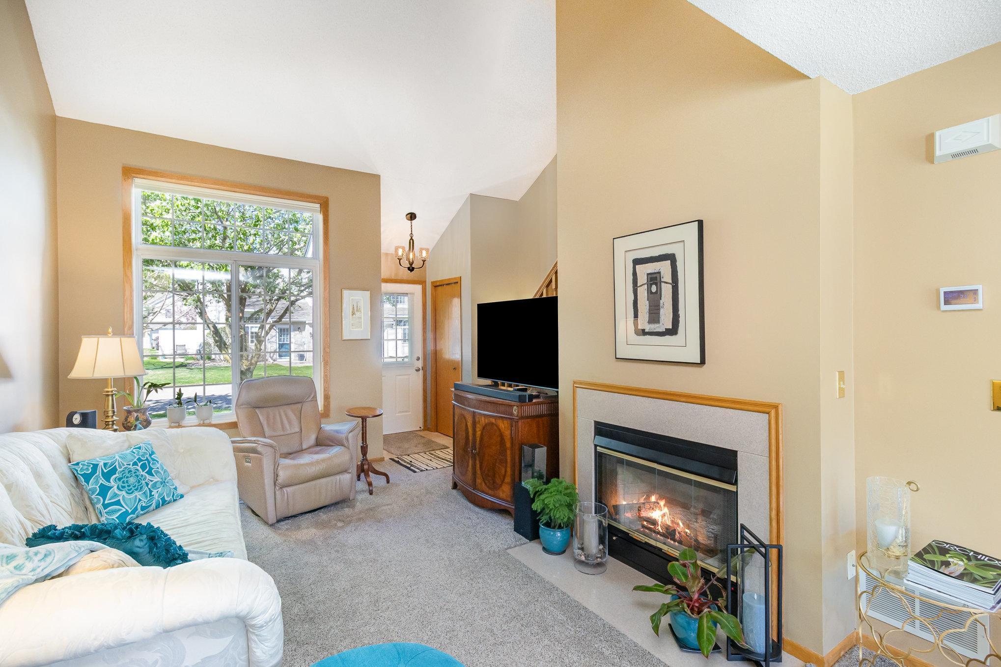 listing main picture