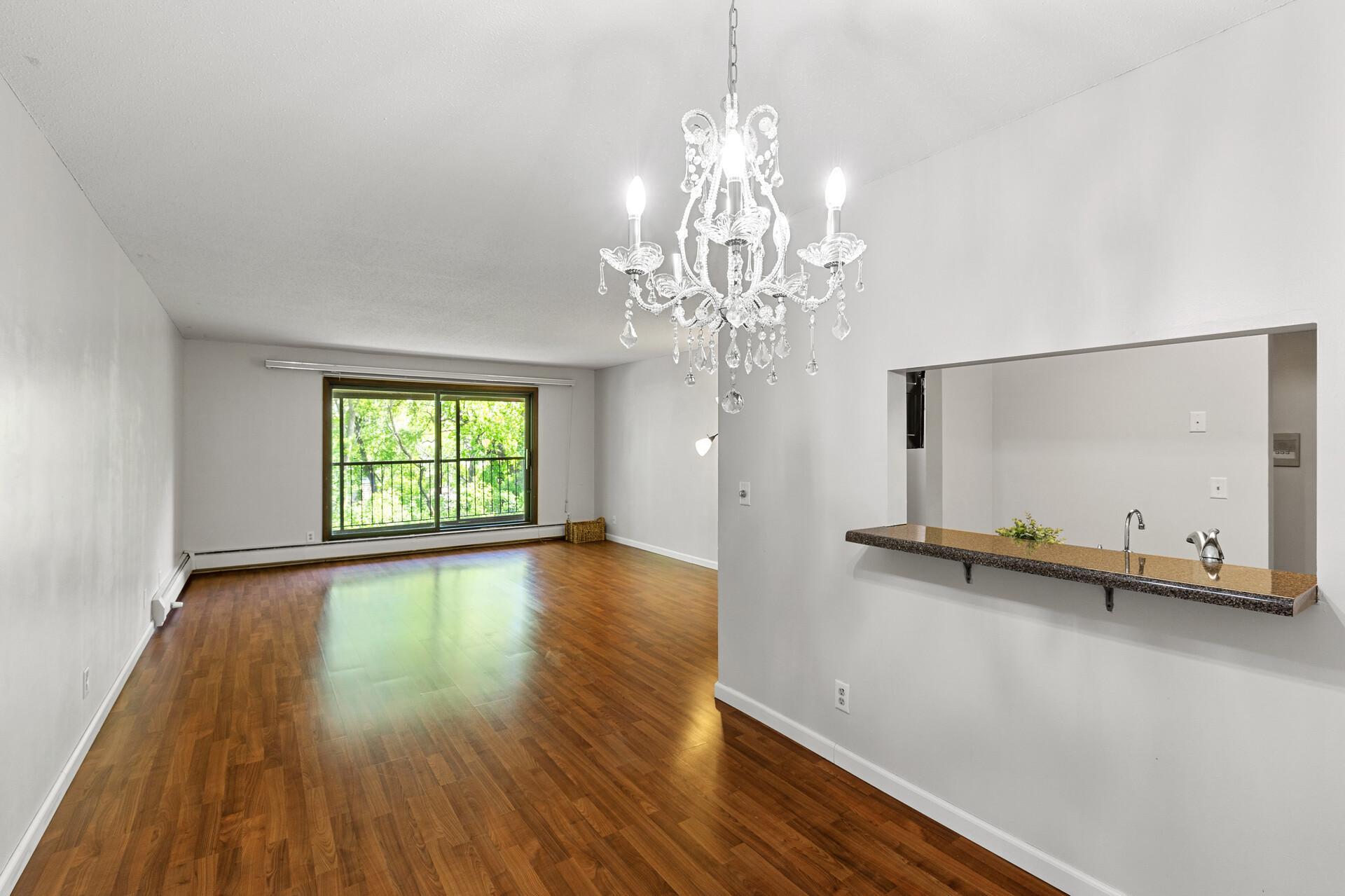 listing main picture