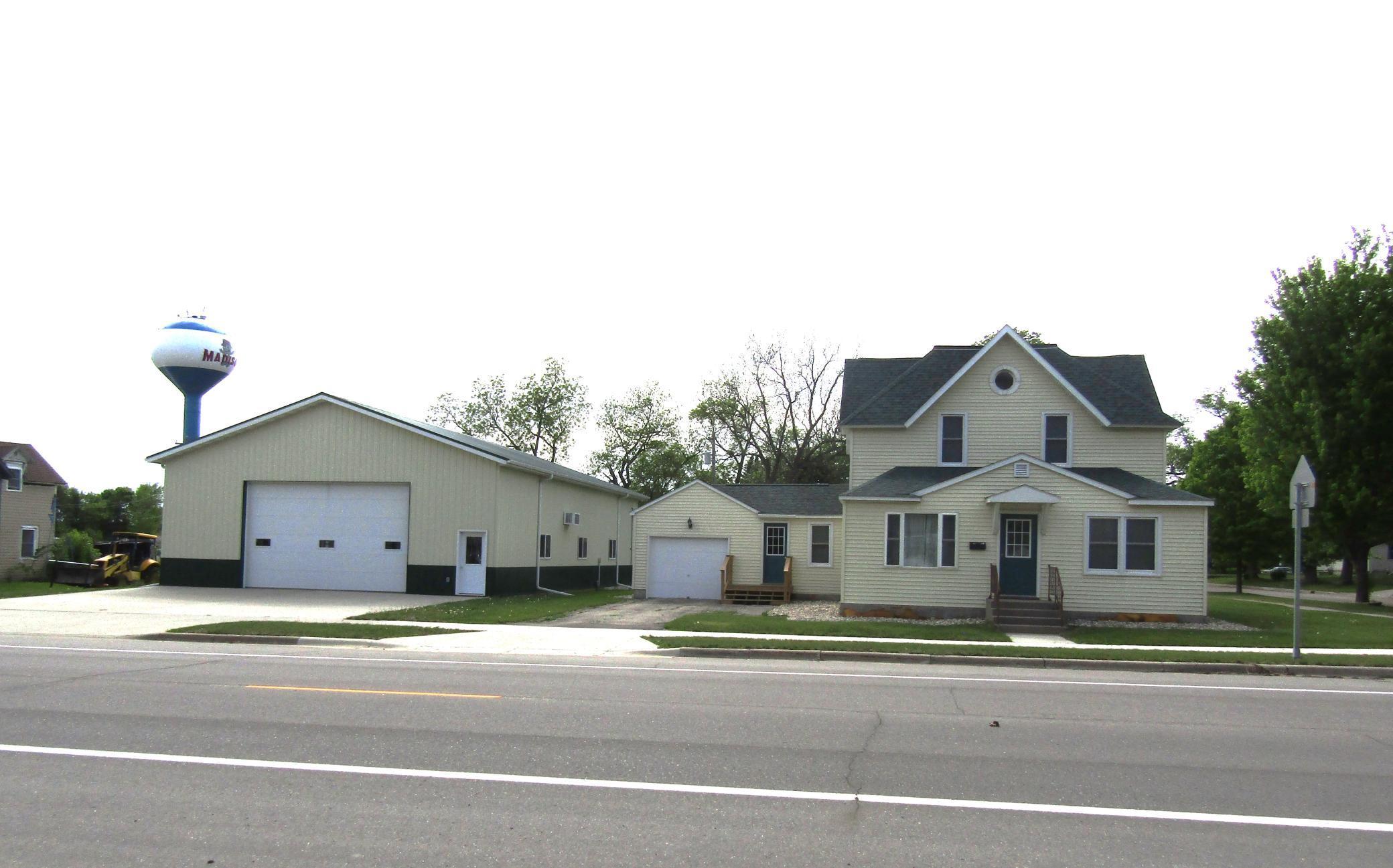 listing main picture