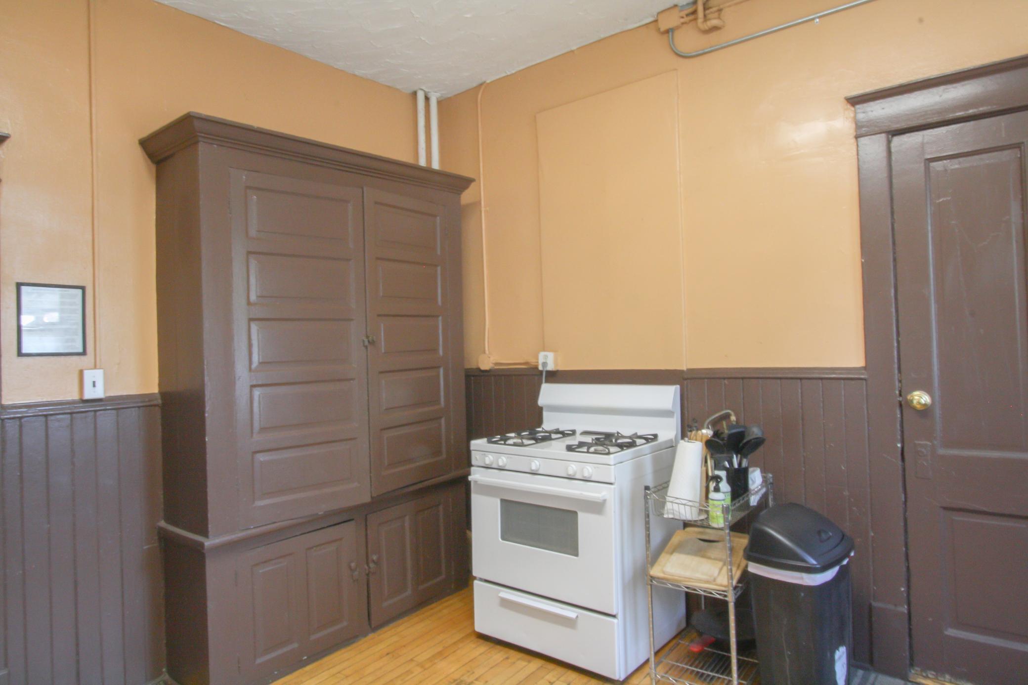listing main picture