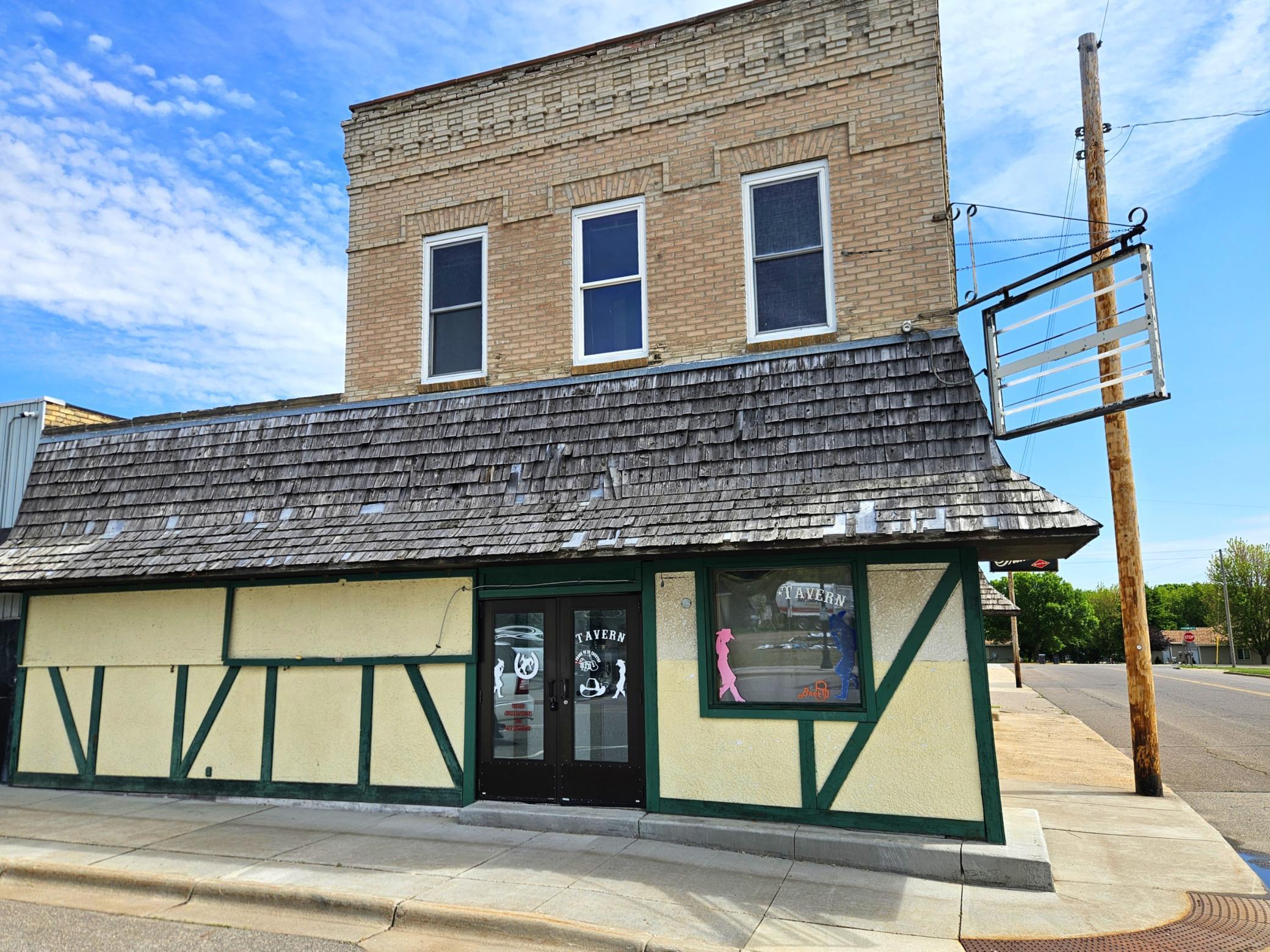 listing main picture