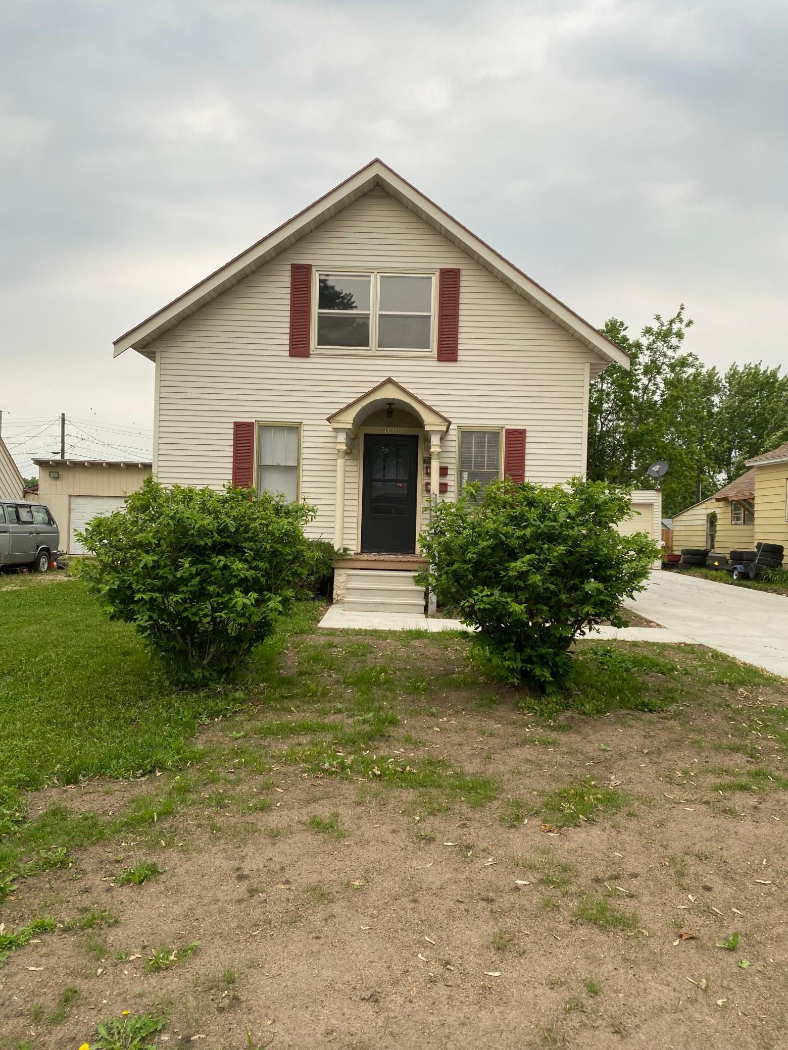 listing main picture