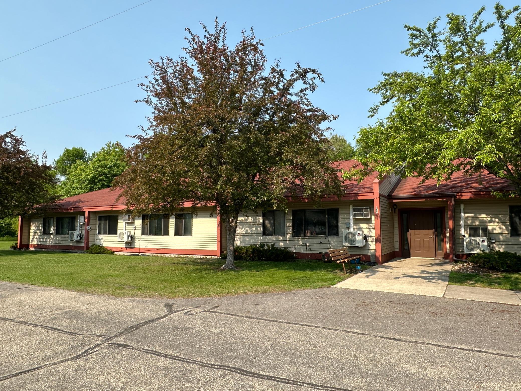 listing main picture
