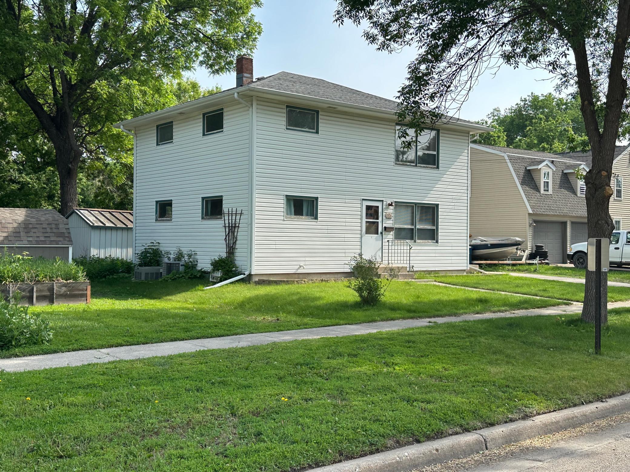 listing main picture