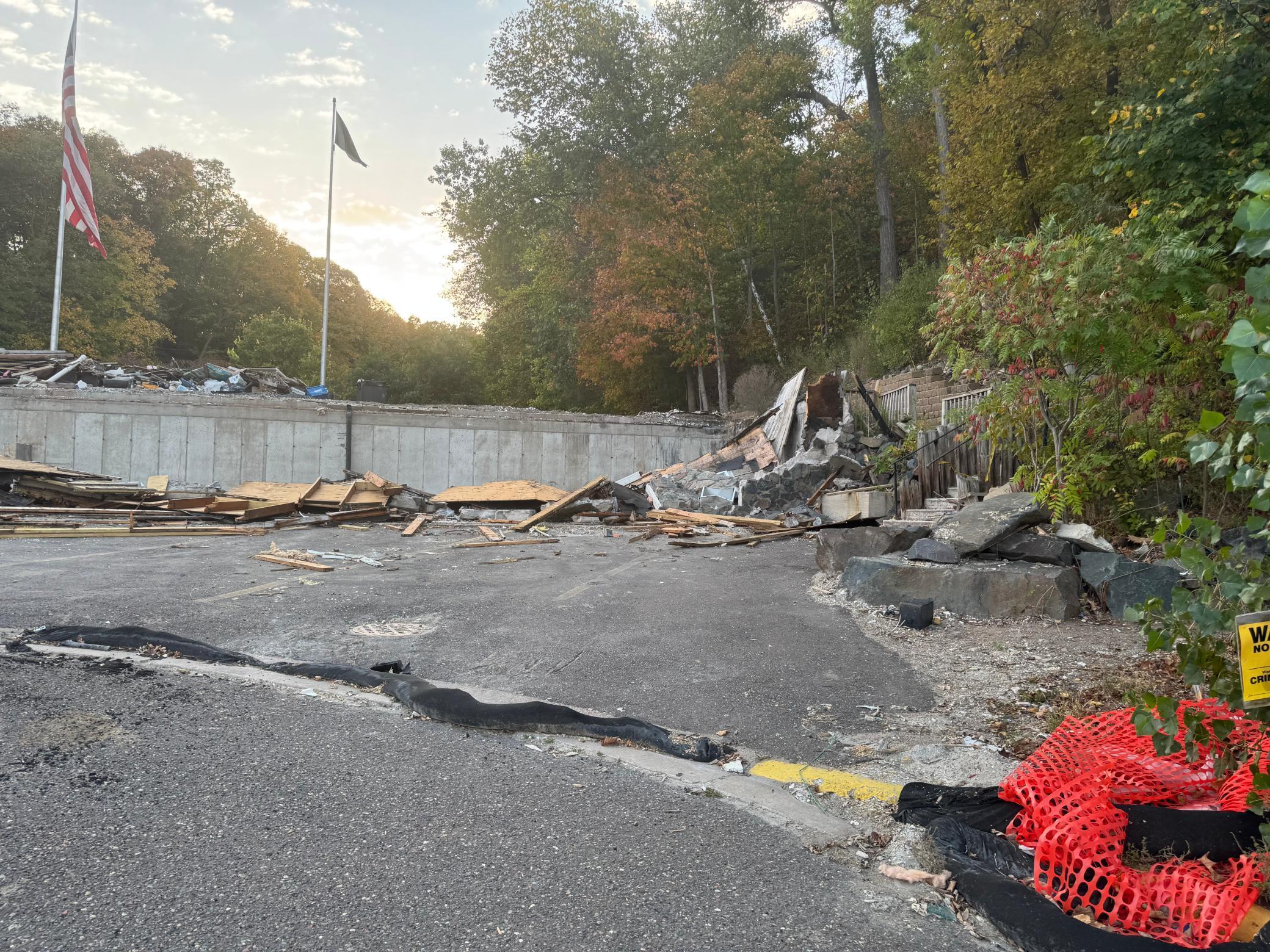 listing main picture