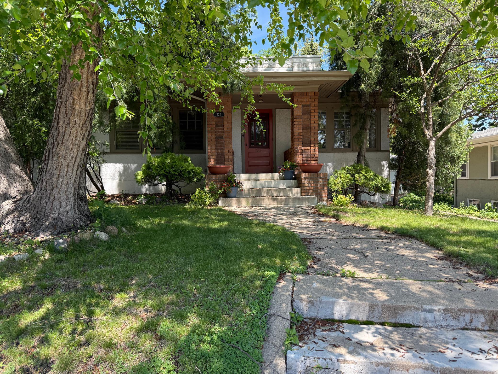 listing main picture