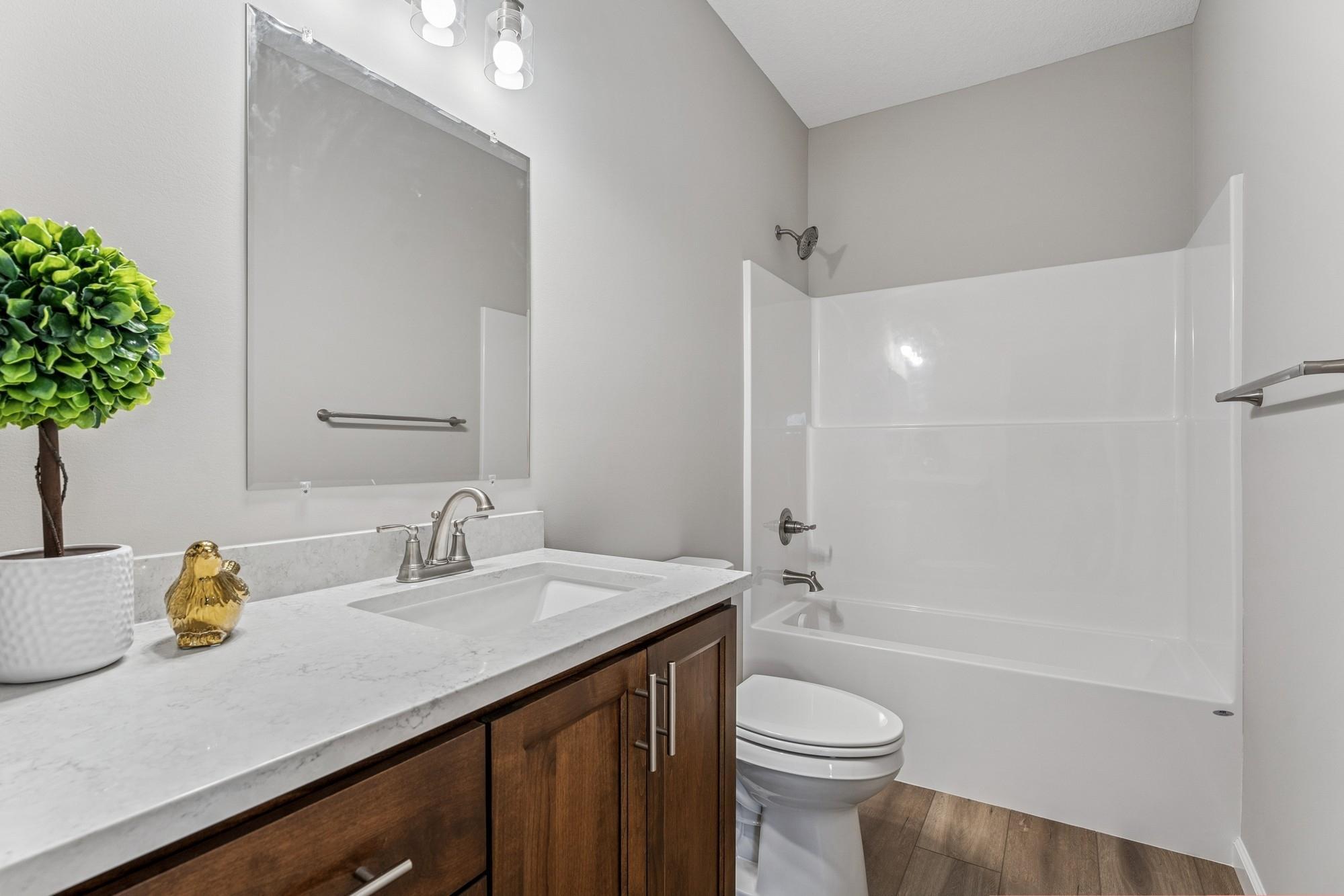 listing main picture