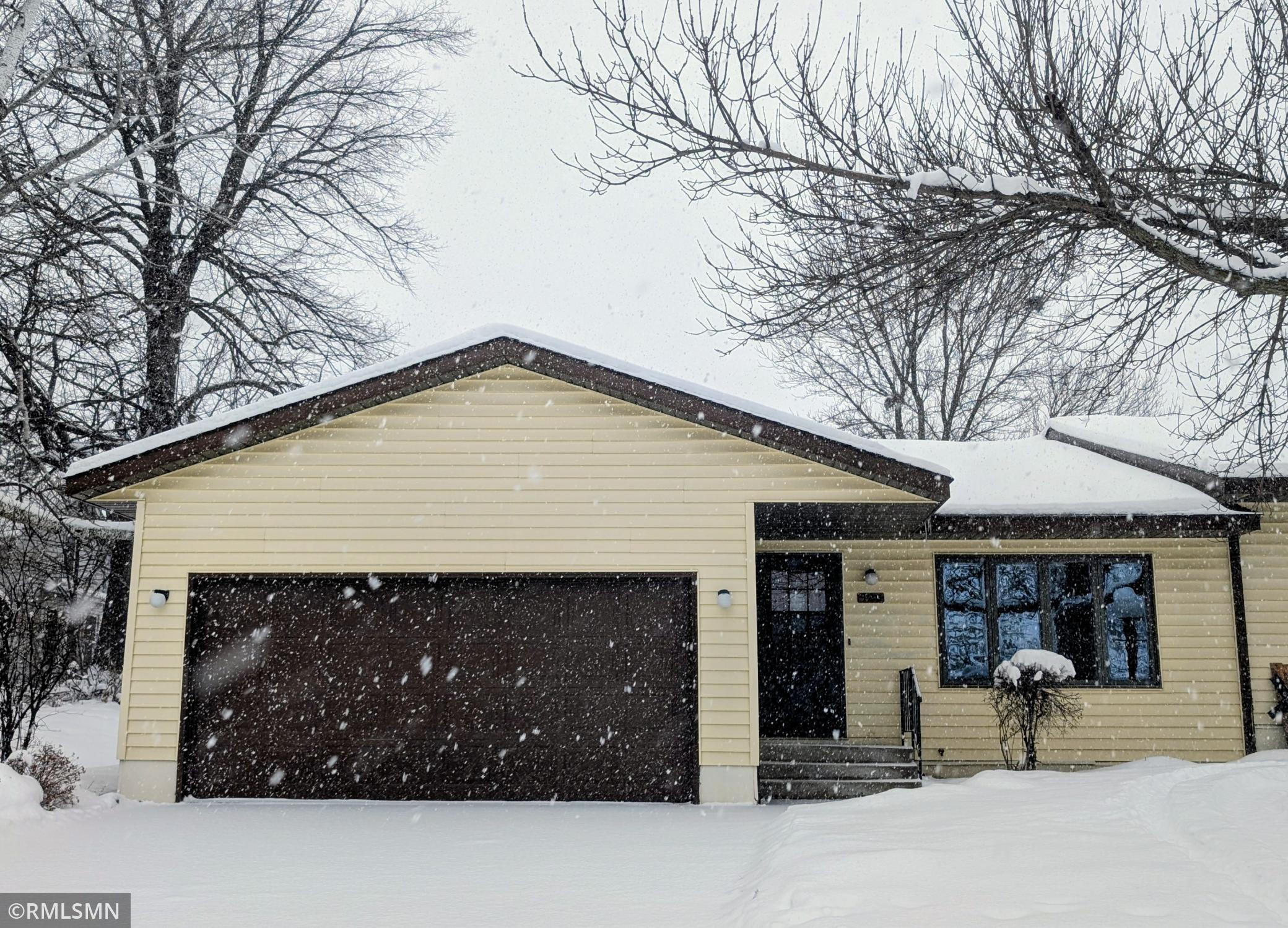 listing main picture