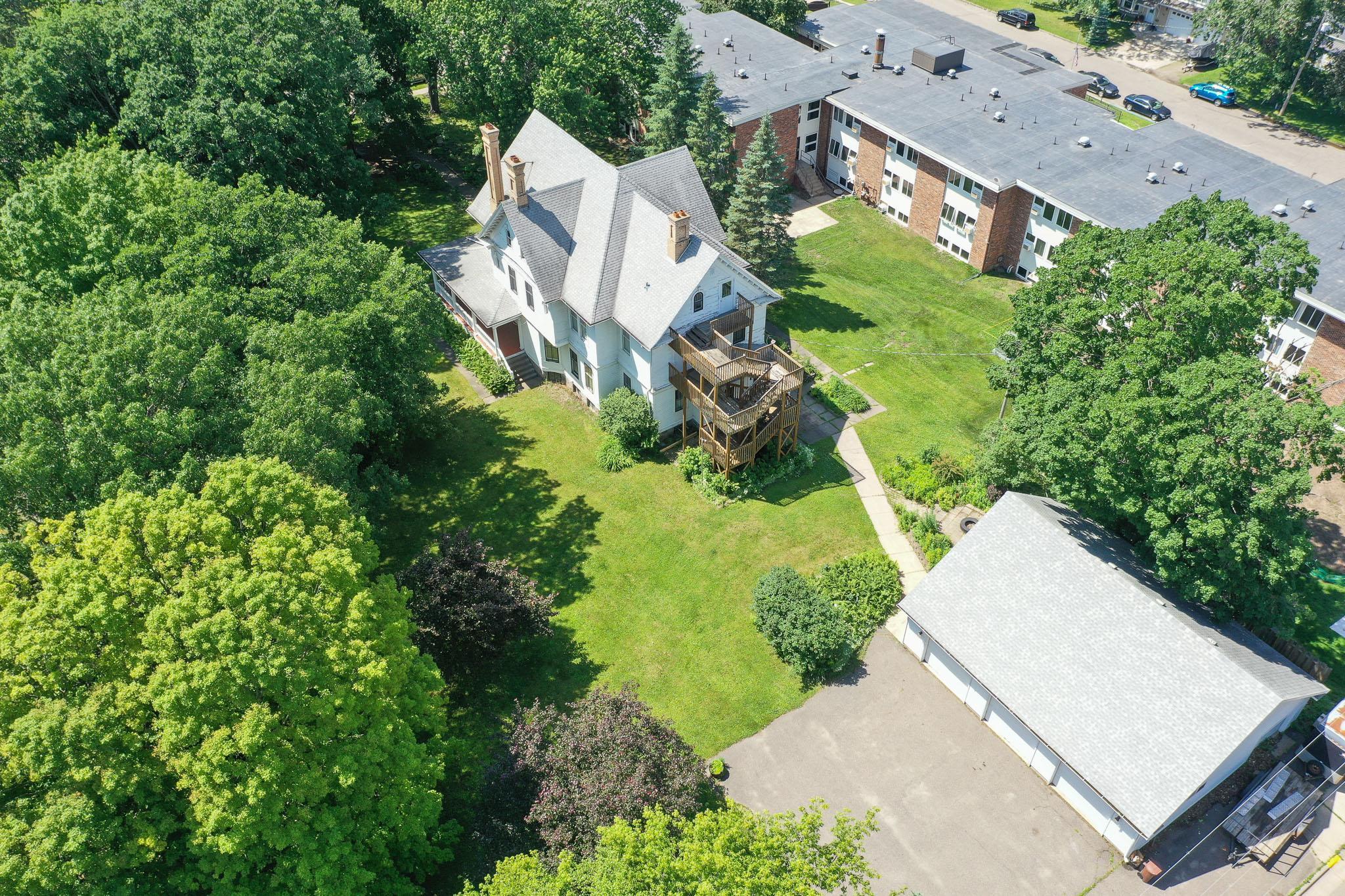 listing main picture