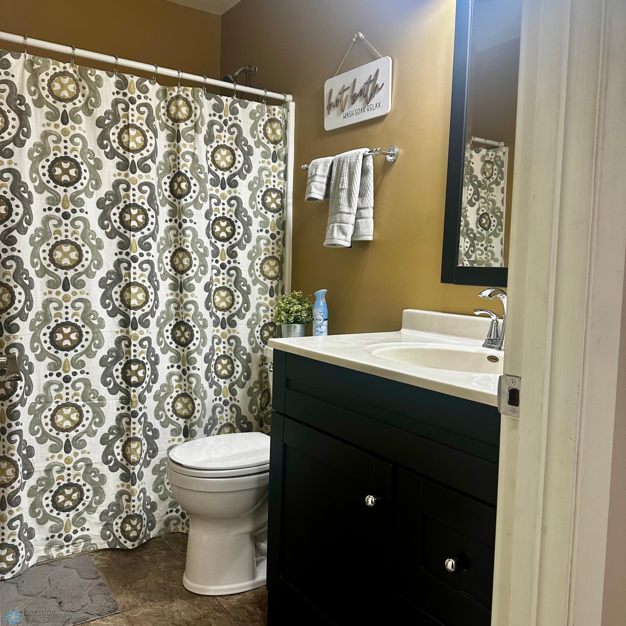 listing main picture