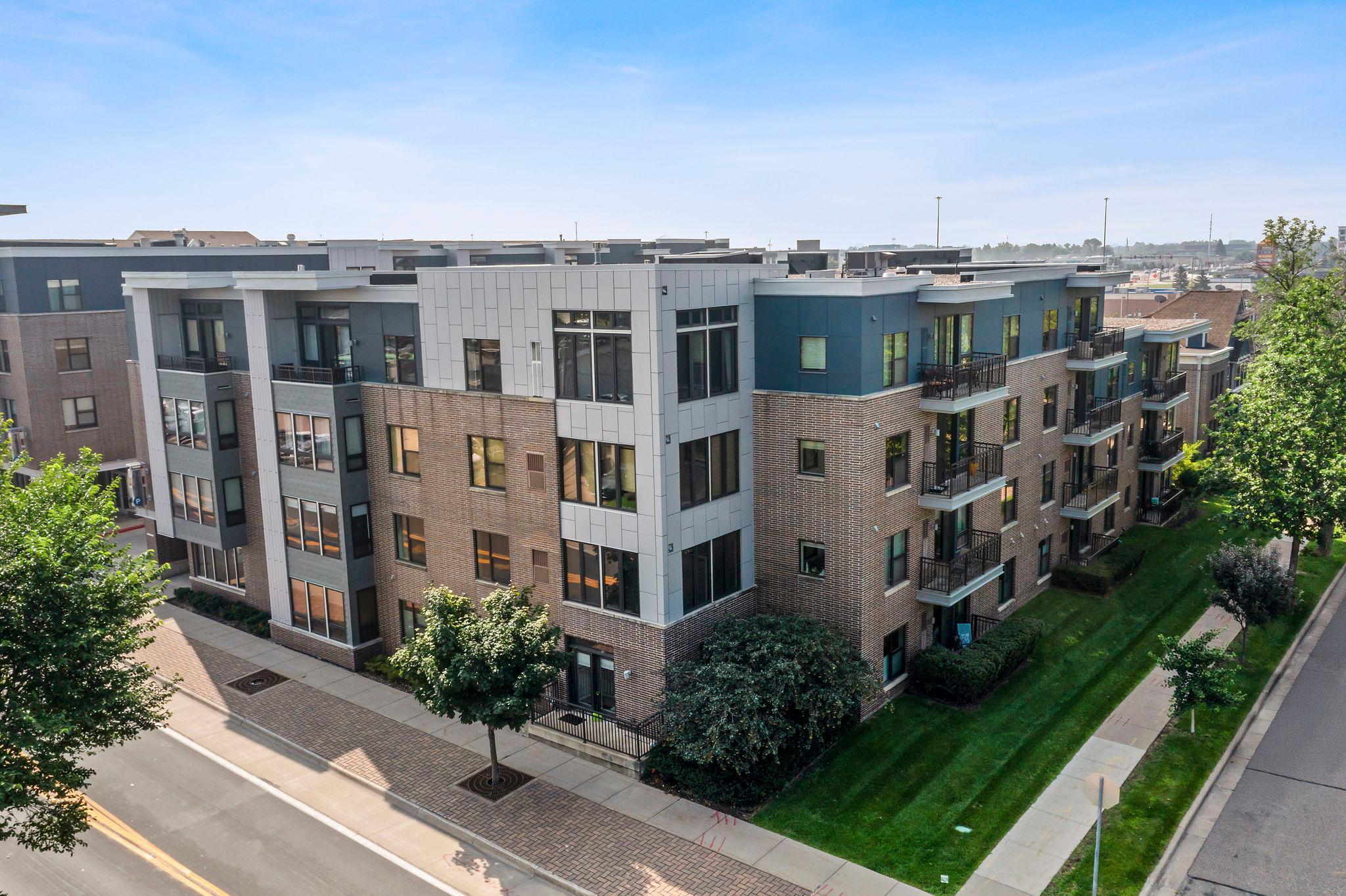 listing main picture