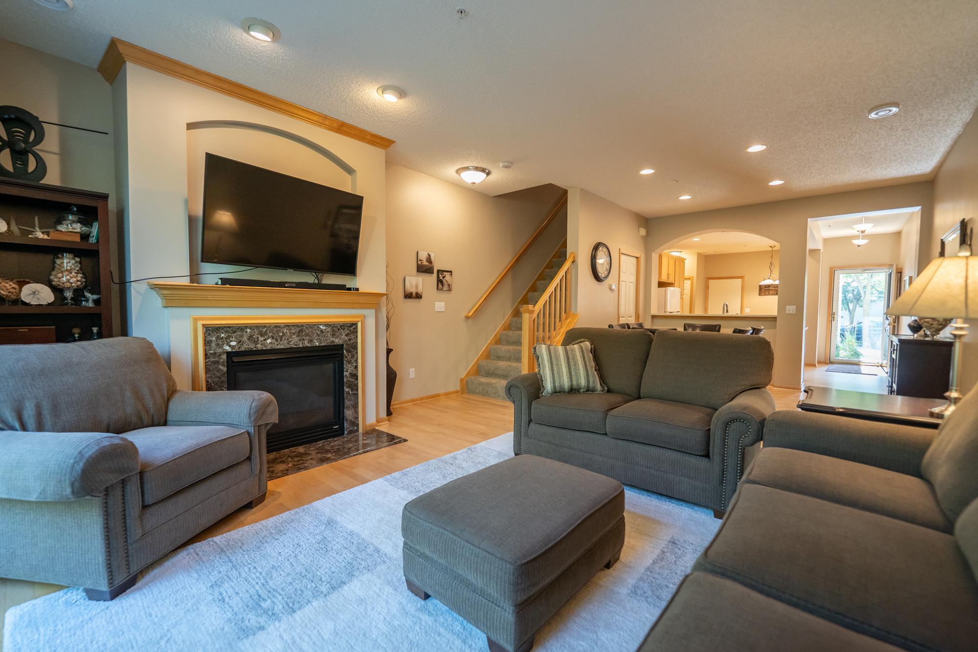 listing main picture