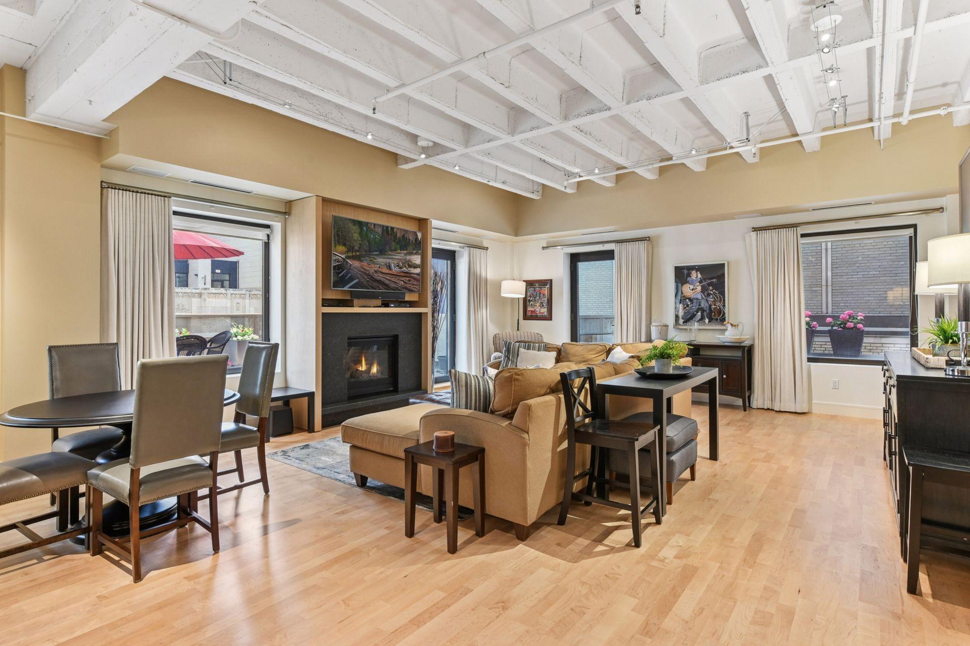 listing main picture