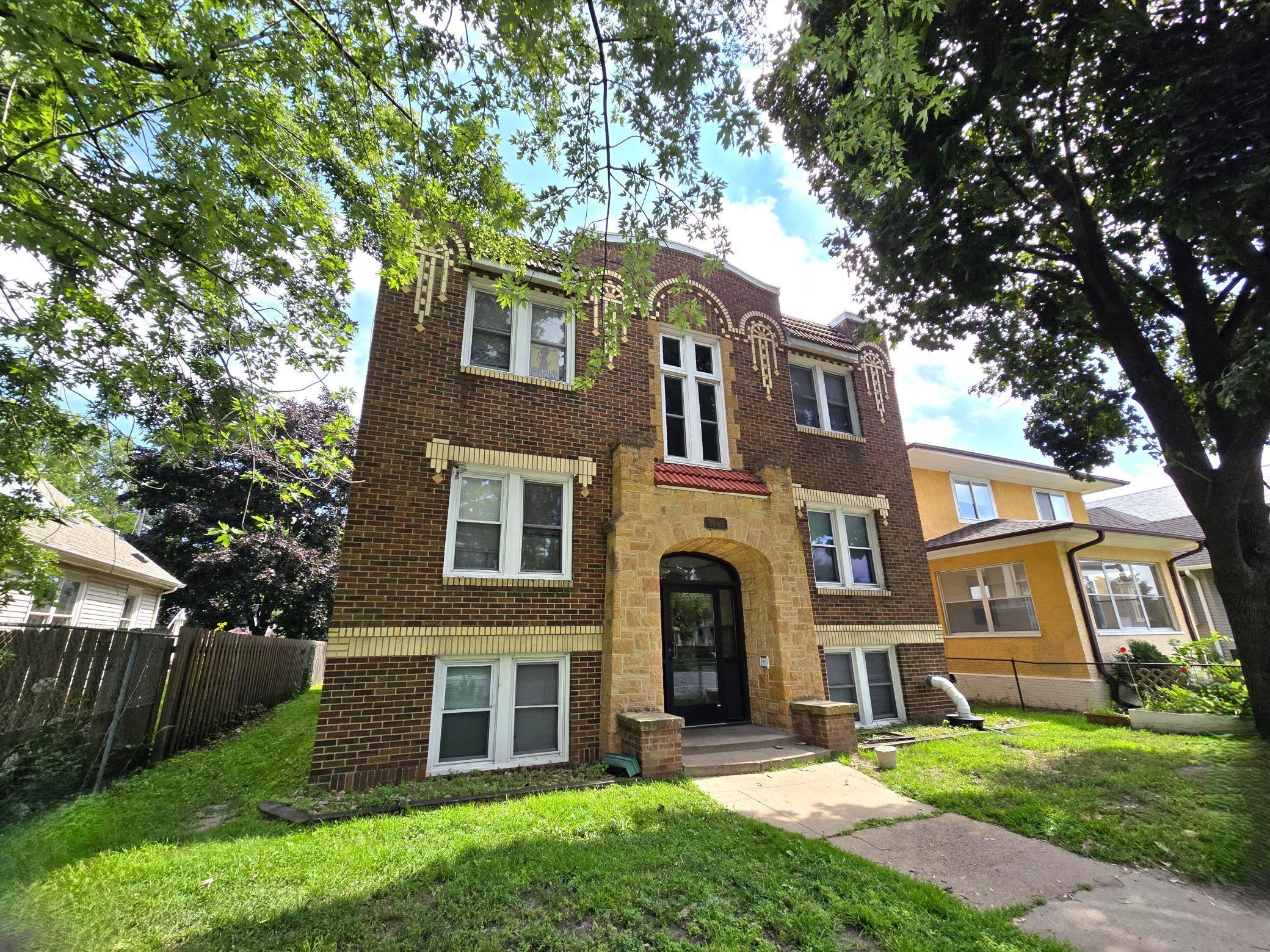 listing main picture