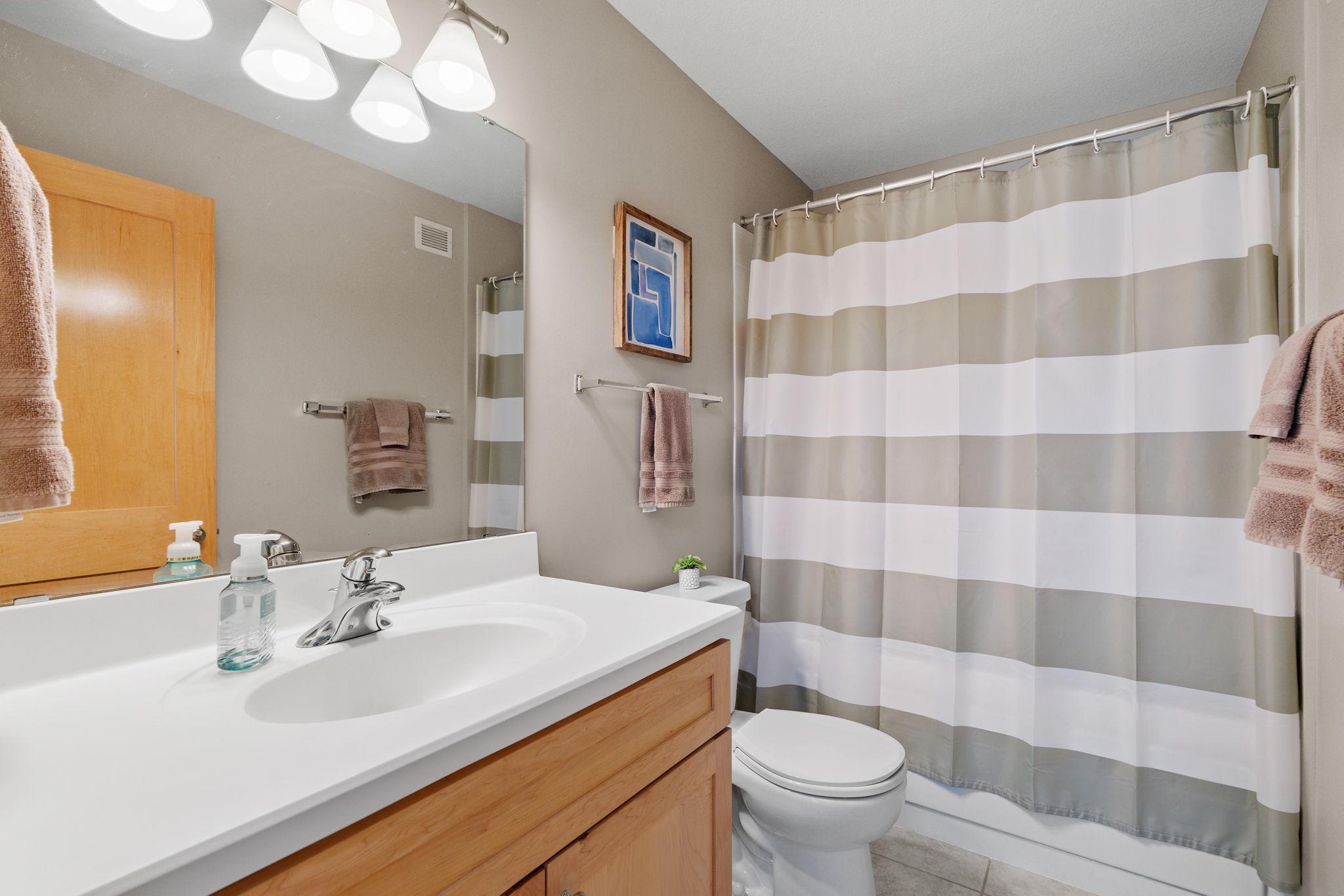 listing main picture