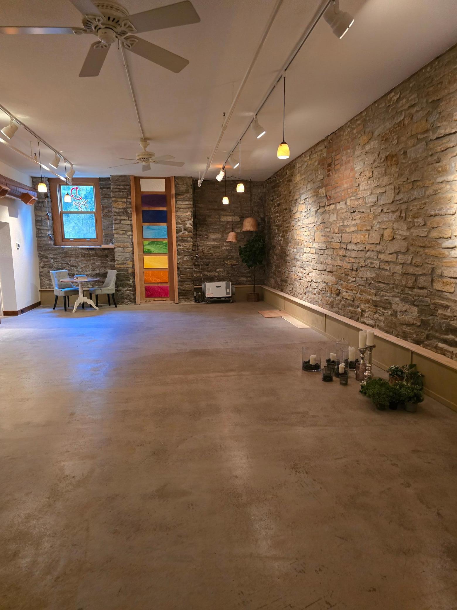 listing main picture