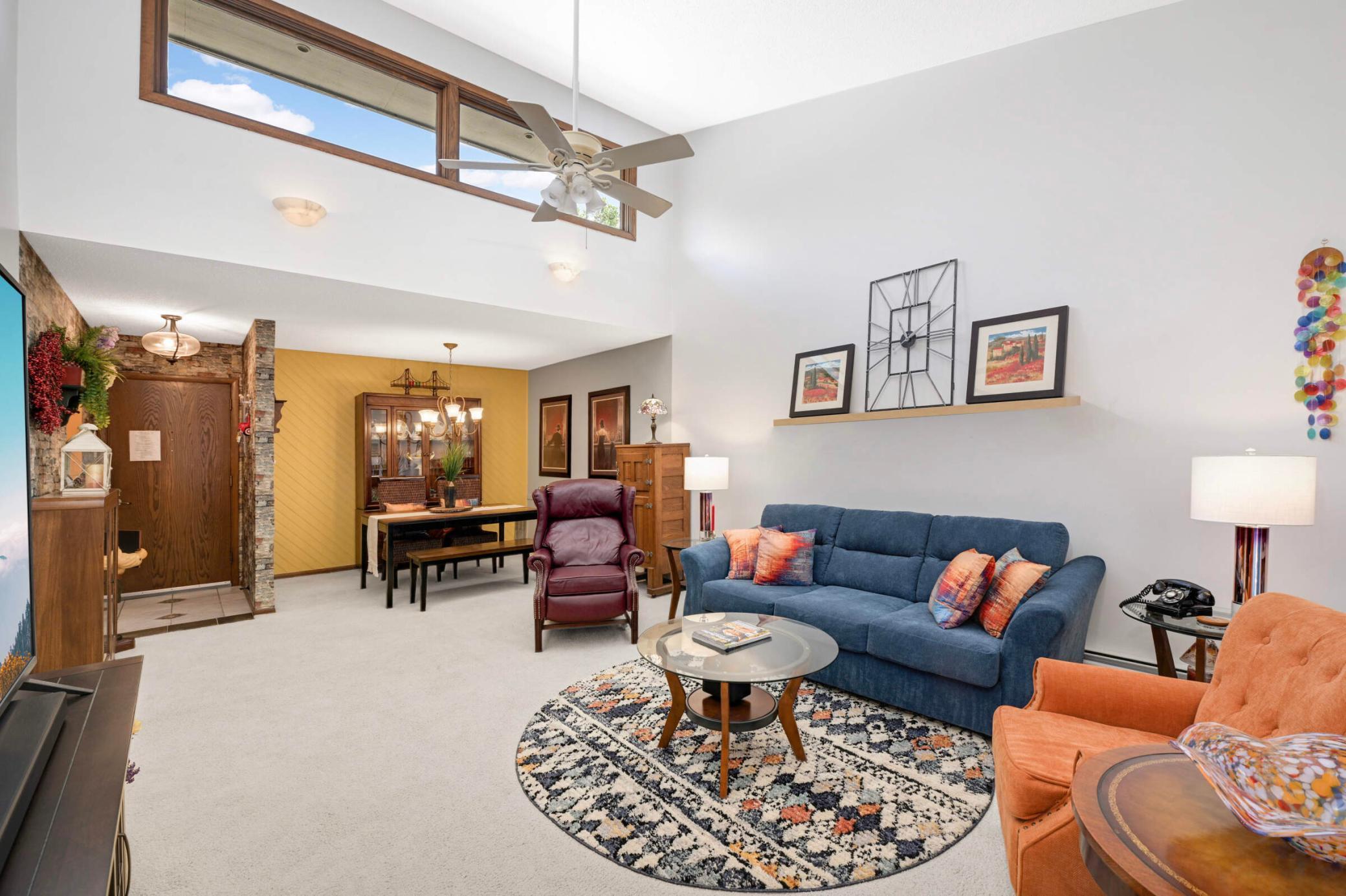 listing main picture