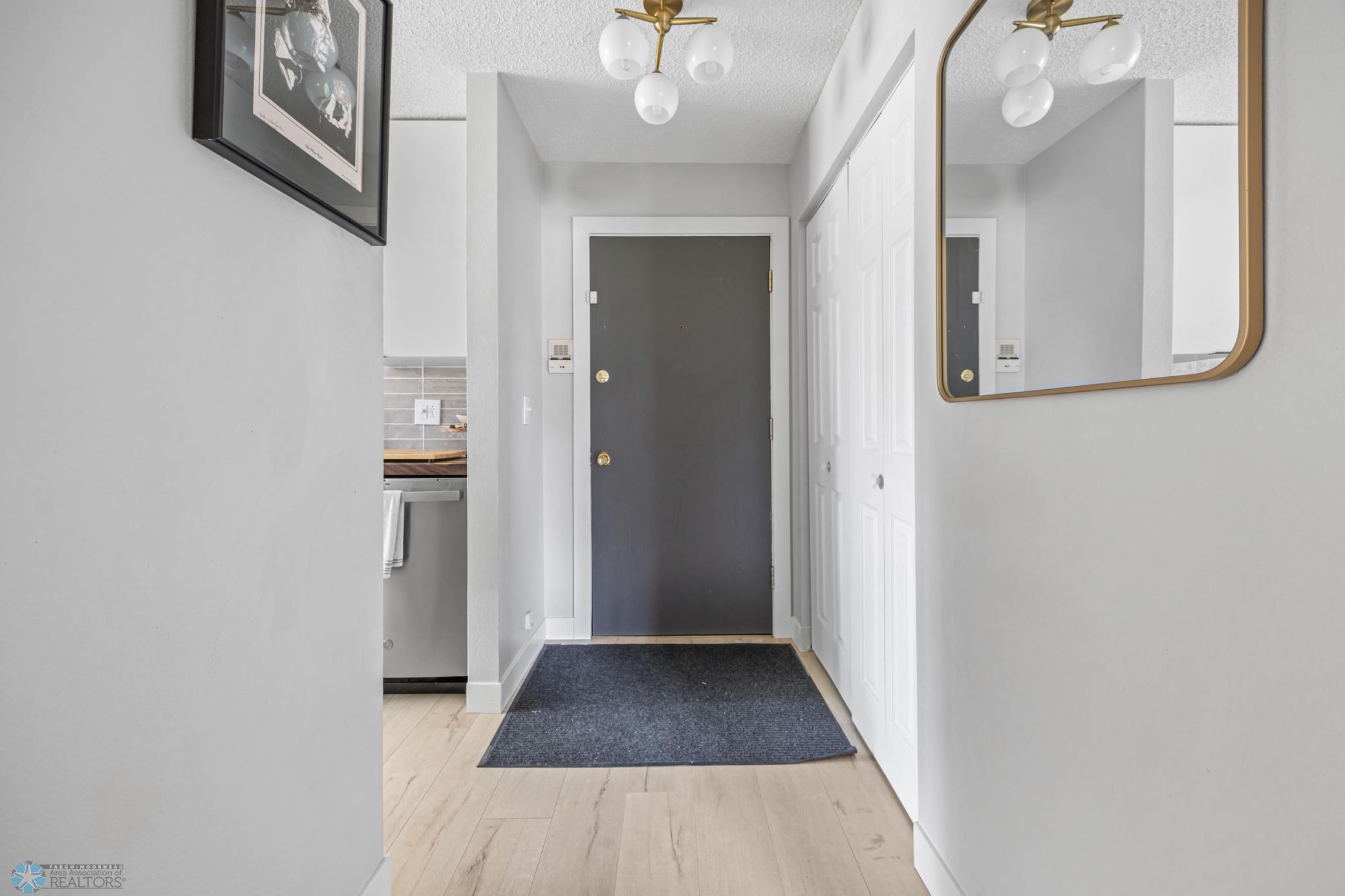 listing main picture