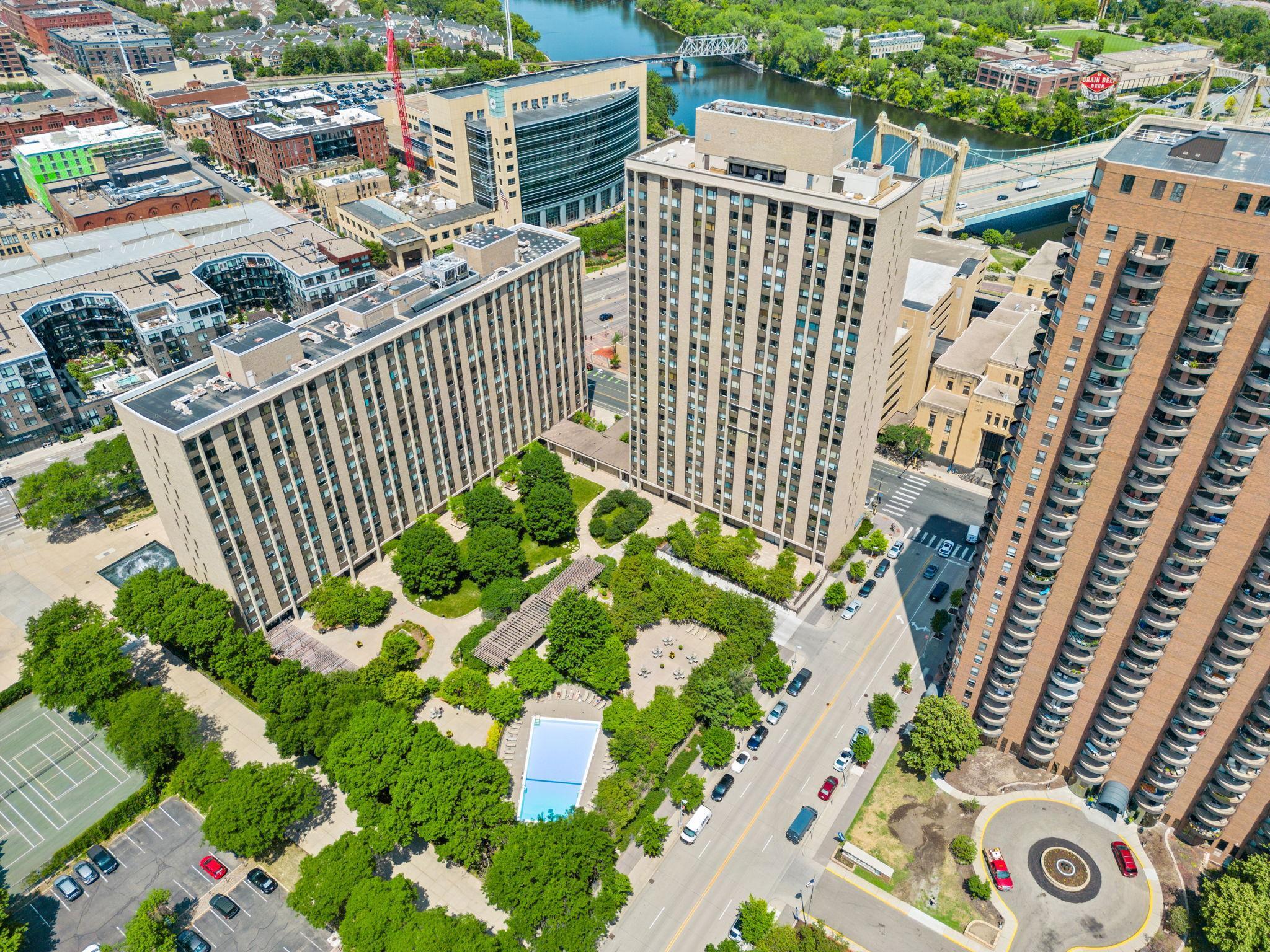 listing main picture