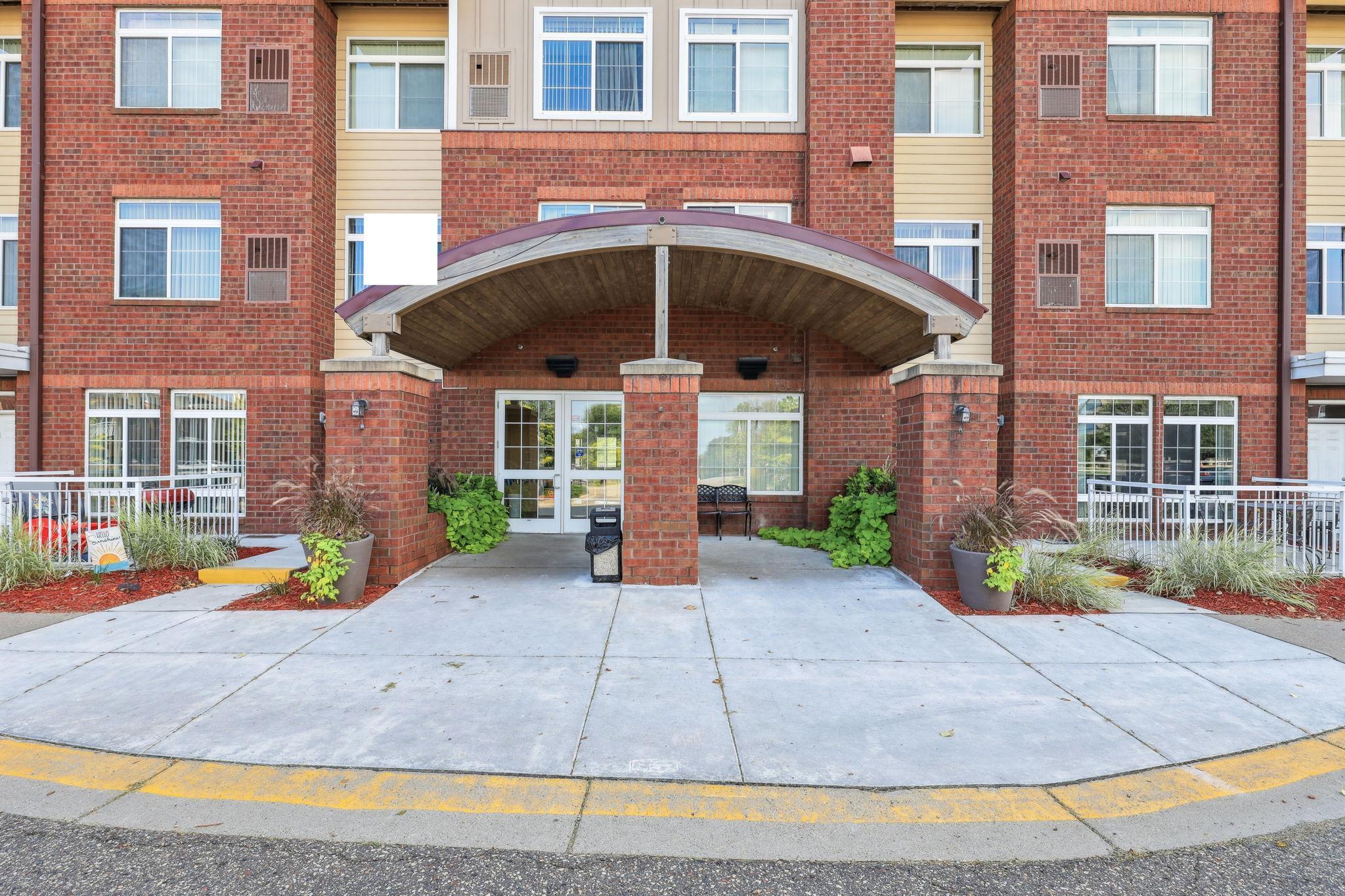 listing main picture