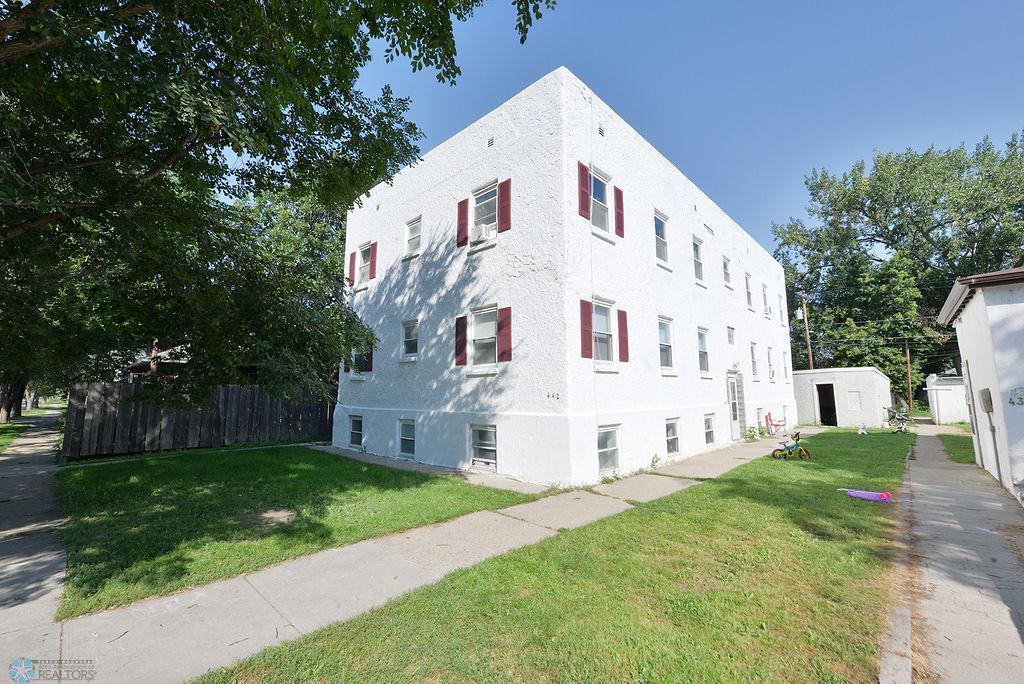 listing main picture