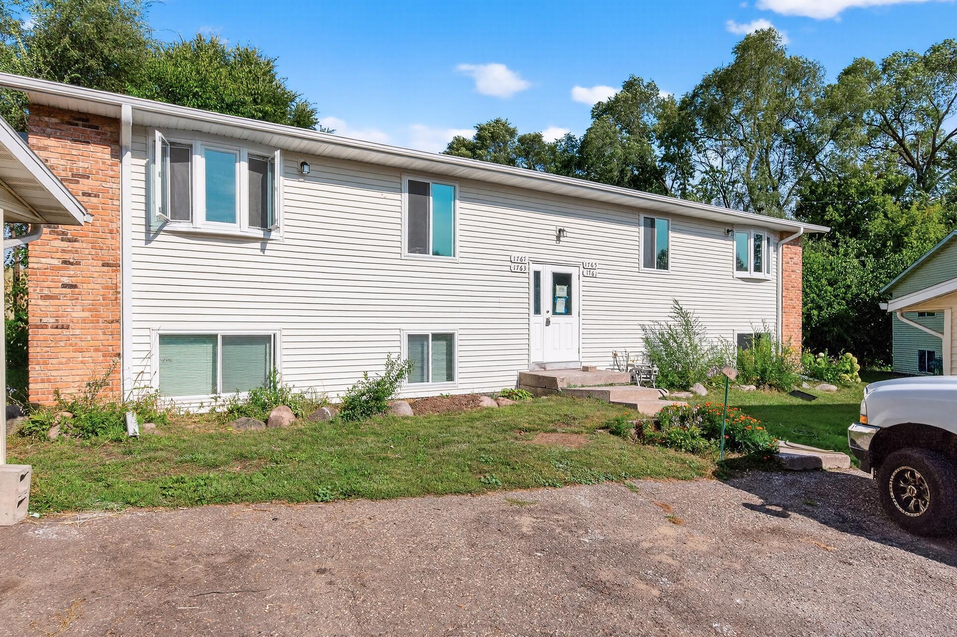 listing main picture