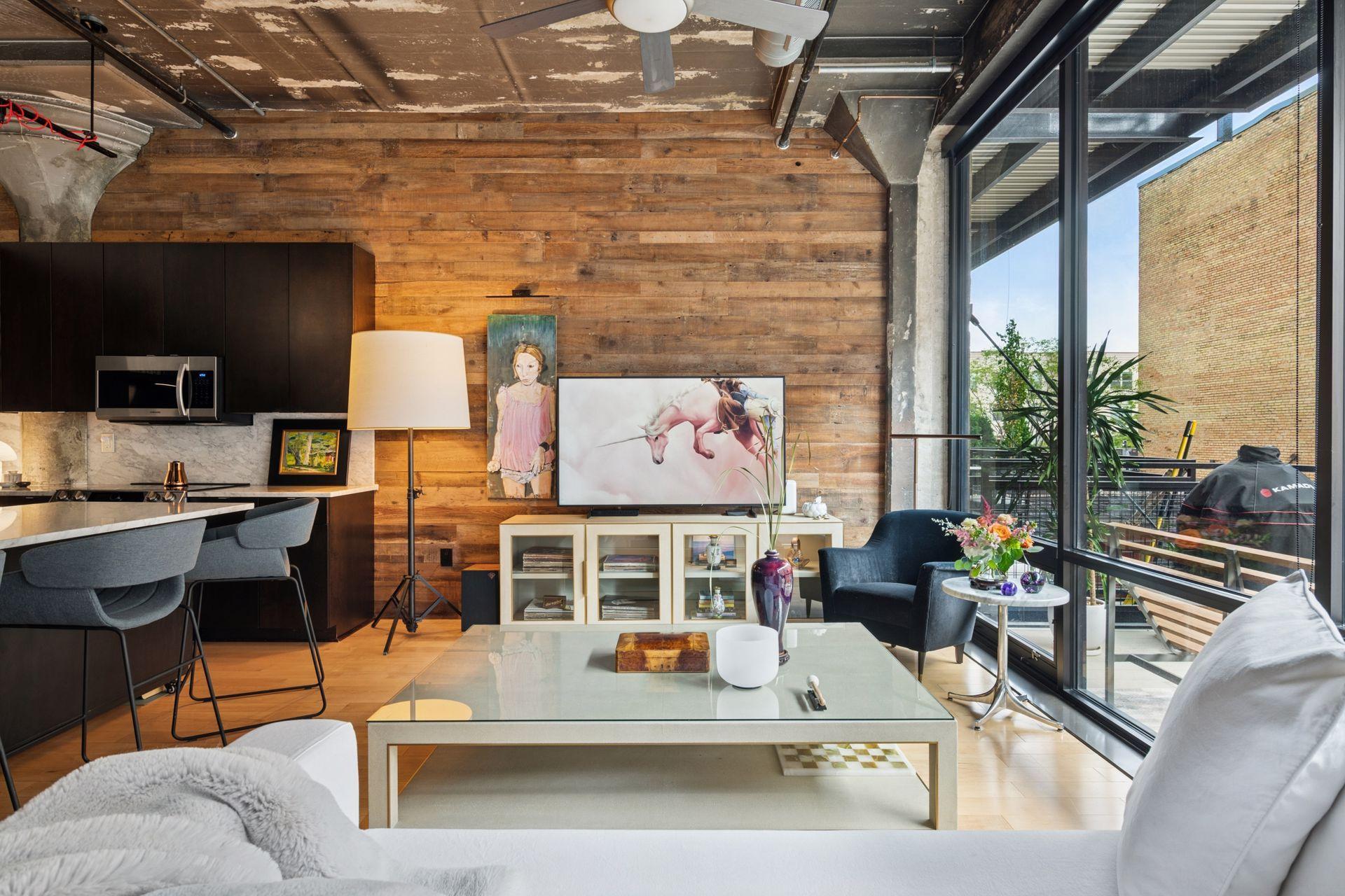 listing main picture