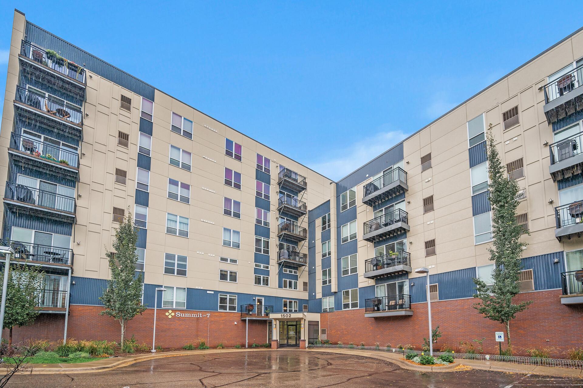 listing main picture