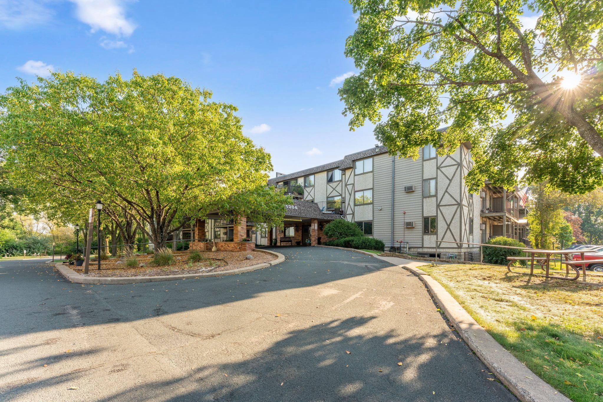 listing main picture