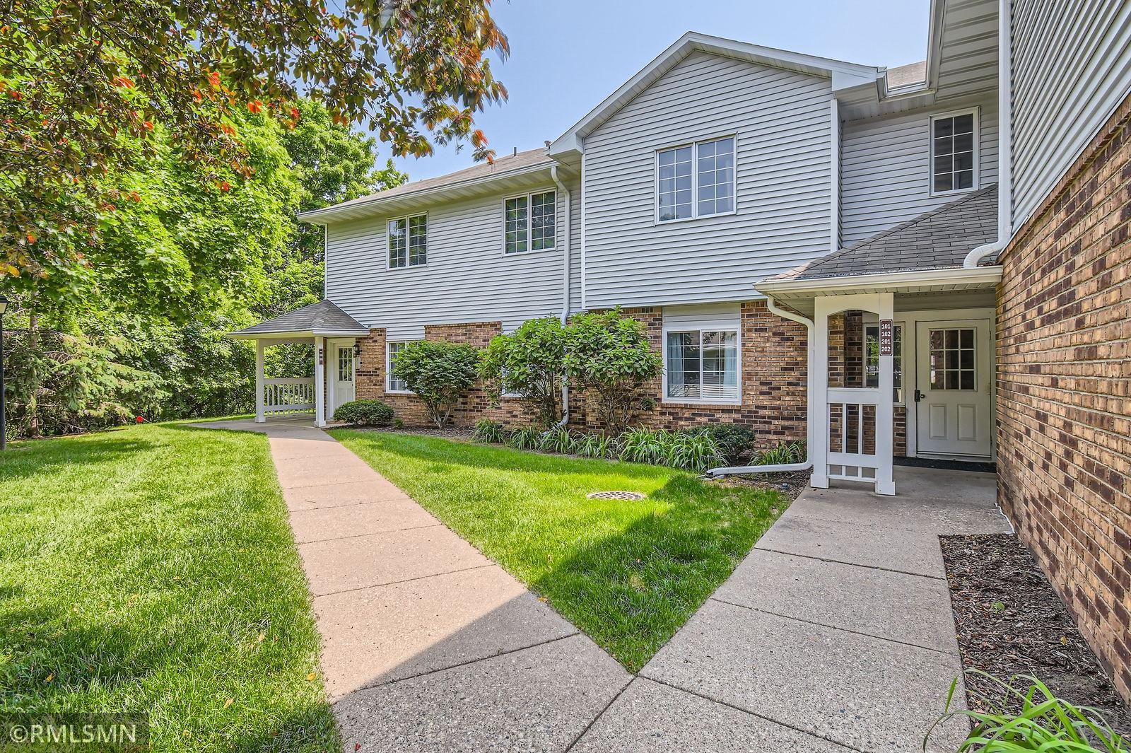 listing main picture