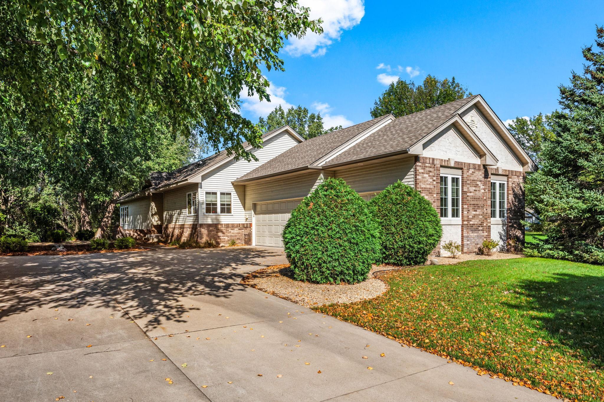 listing main picture