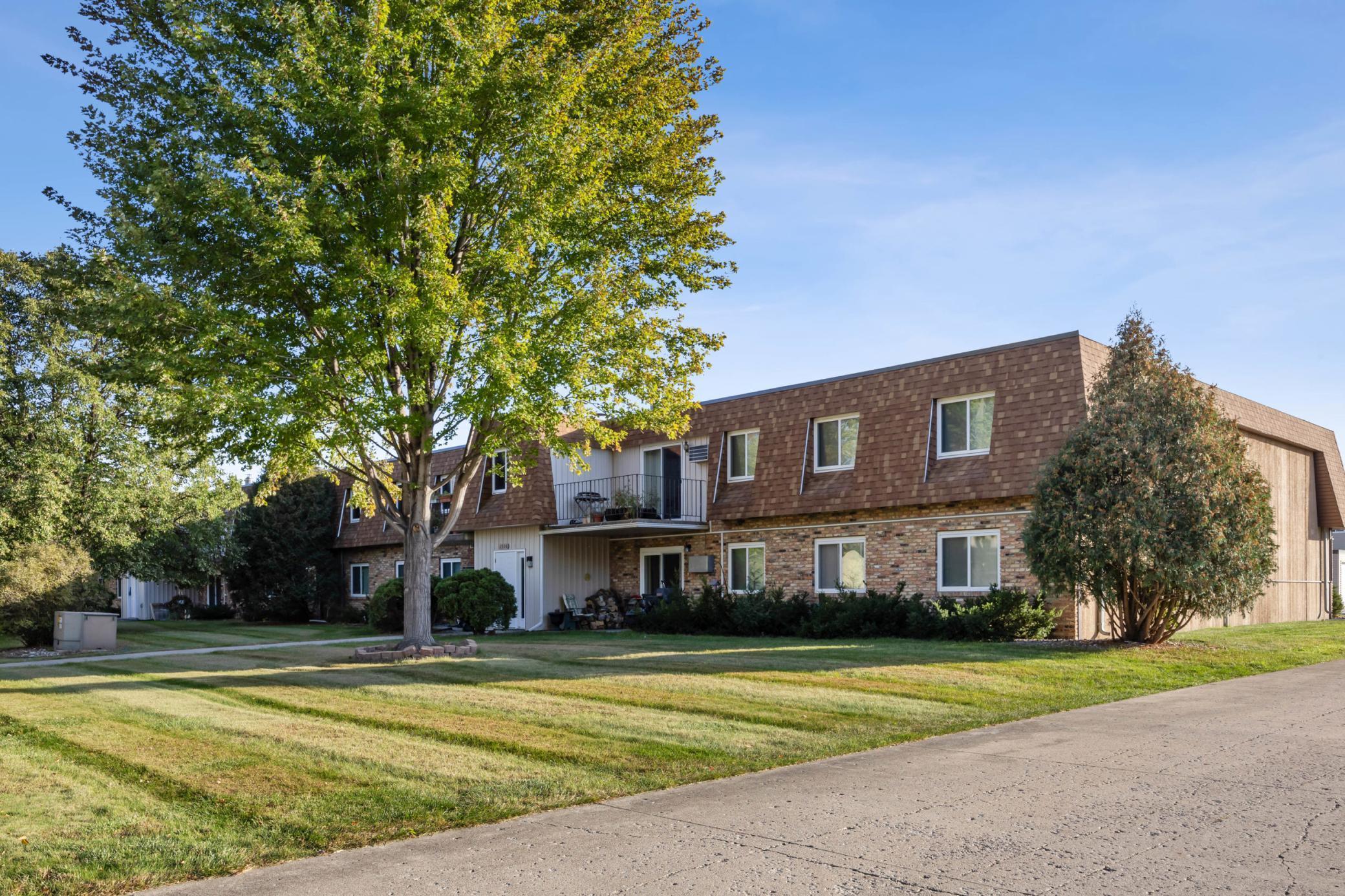 listing main picture