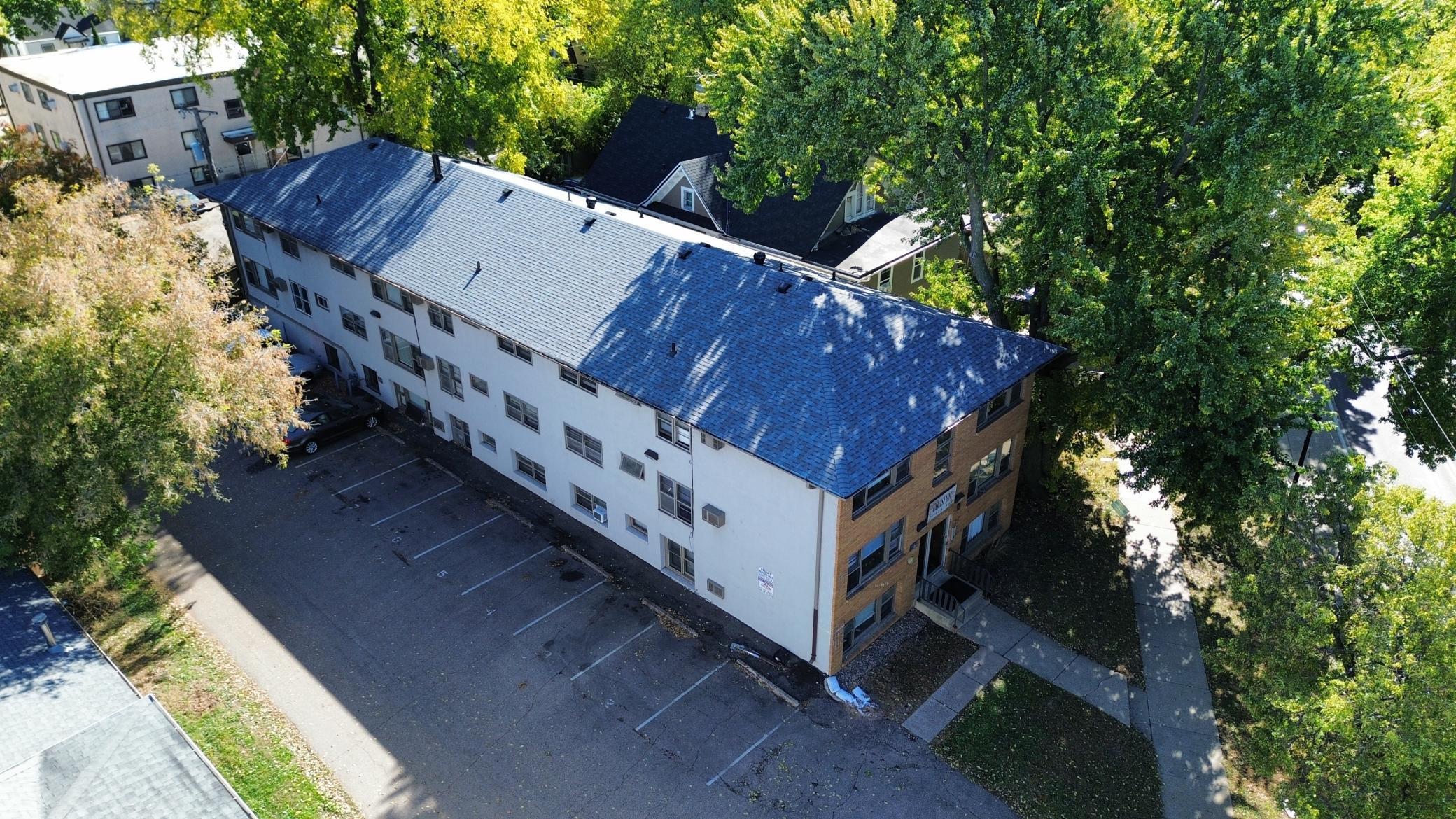 listing main picture