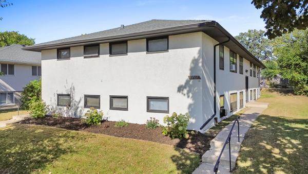 listing main picture