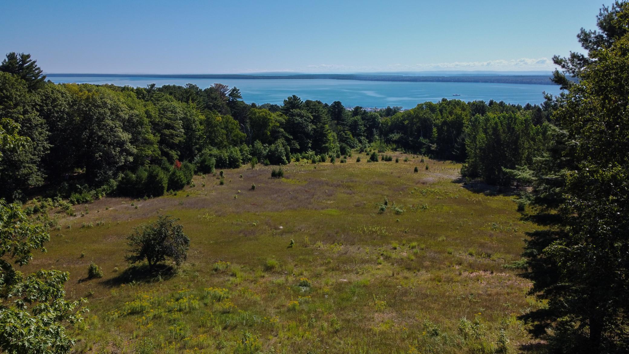 listing main picture