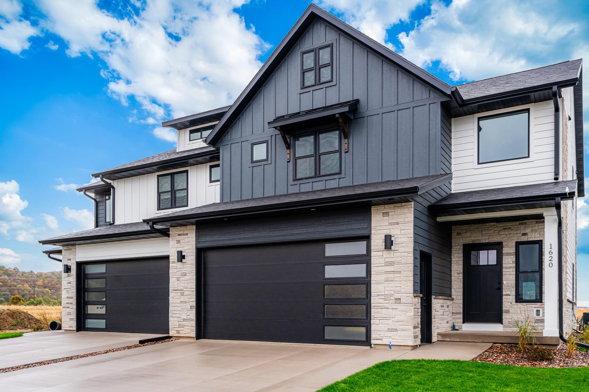 listing main picture