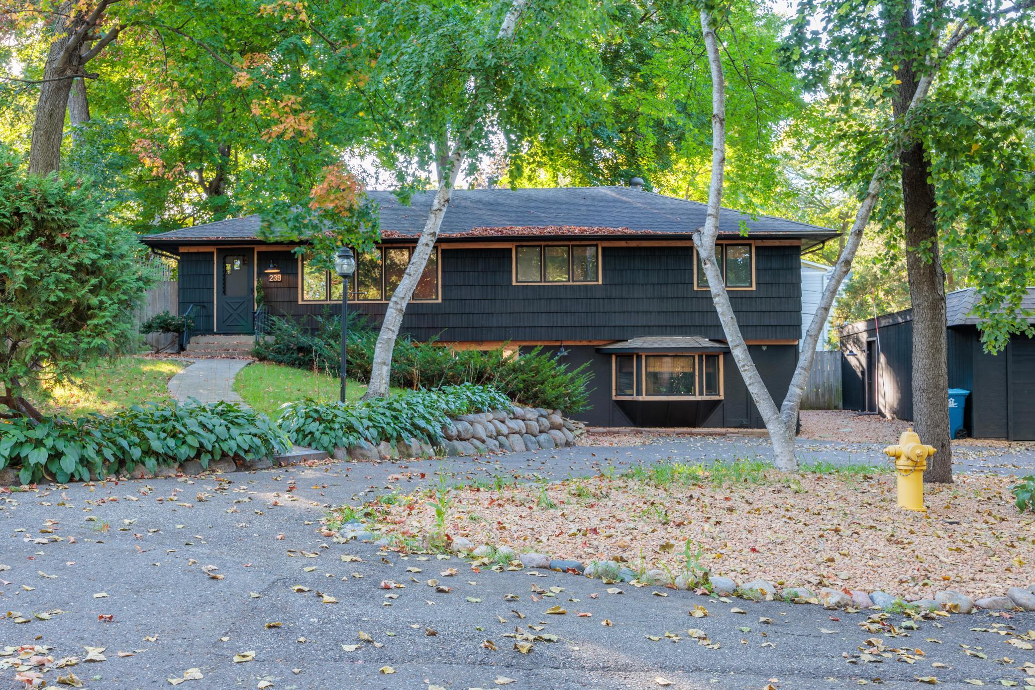 listing main picture