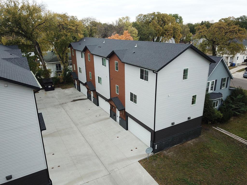 listing main picture