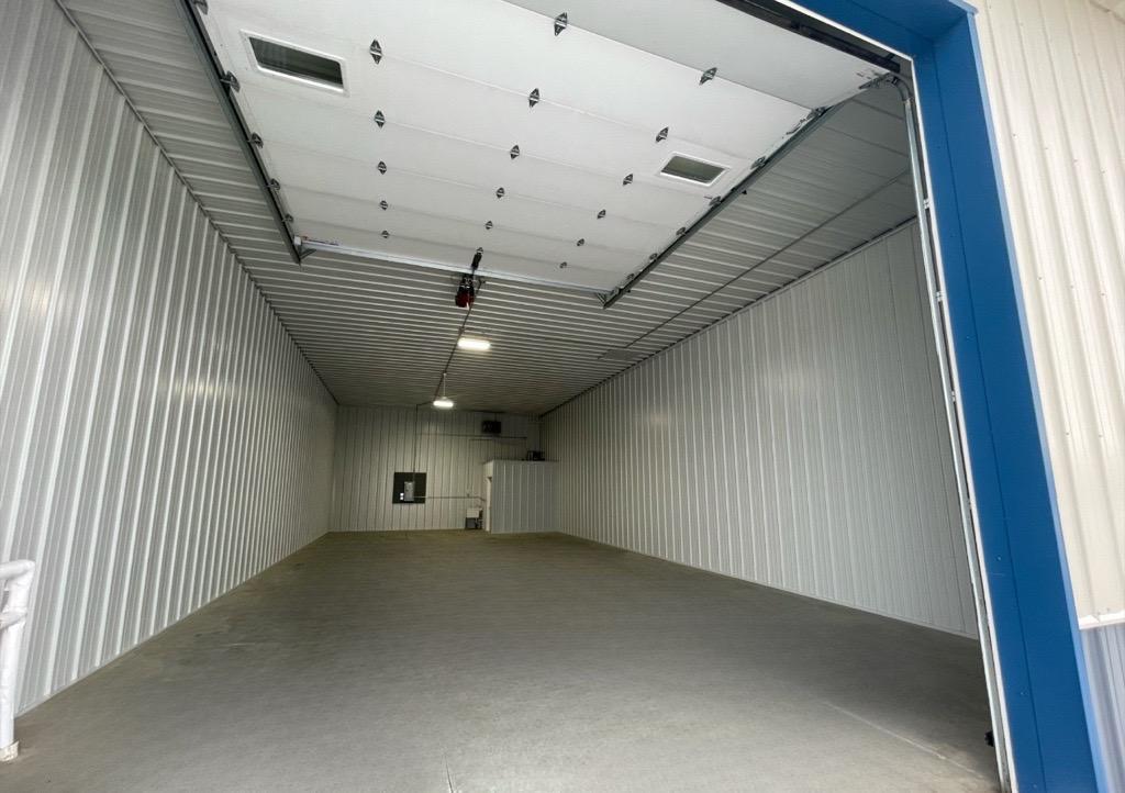 listing main picture