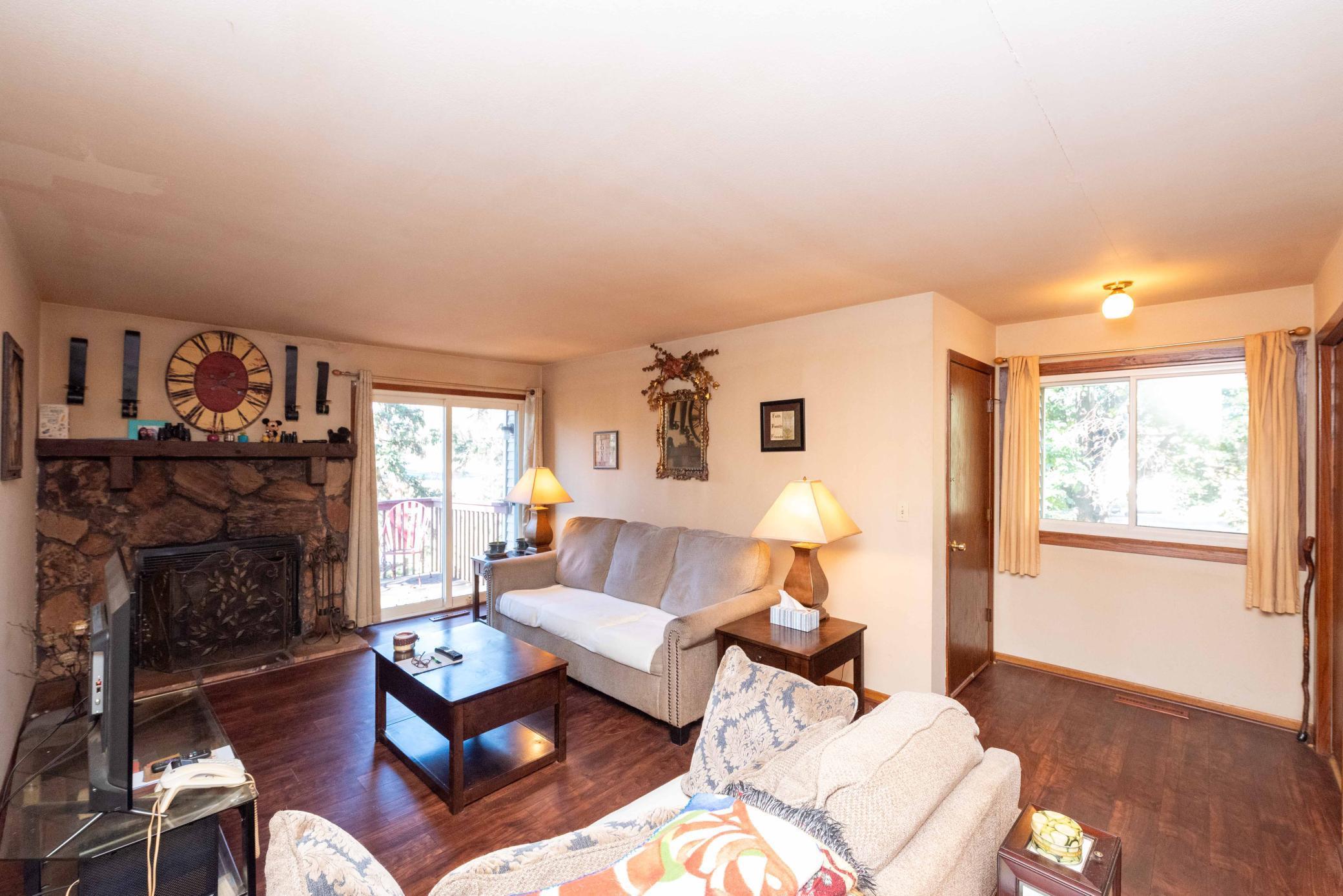 listing main picture