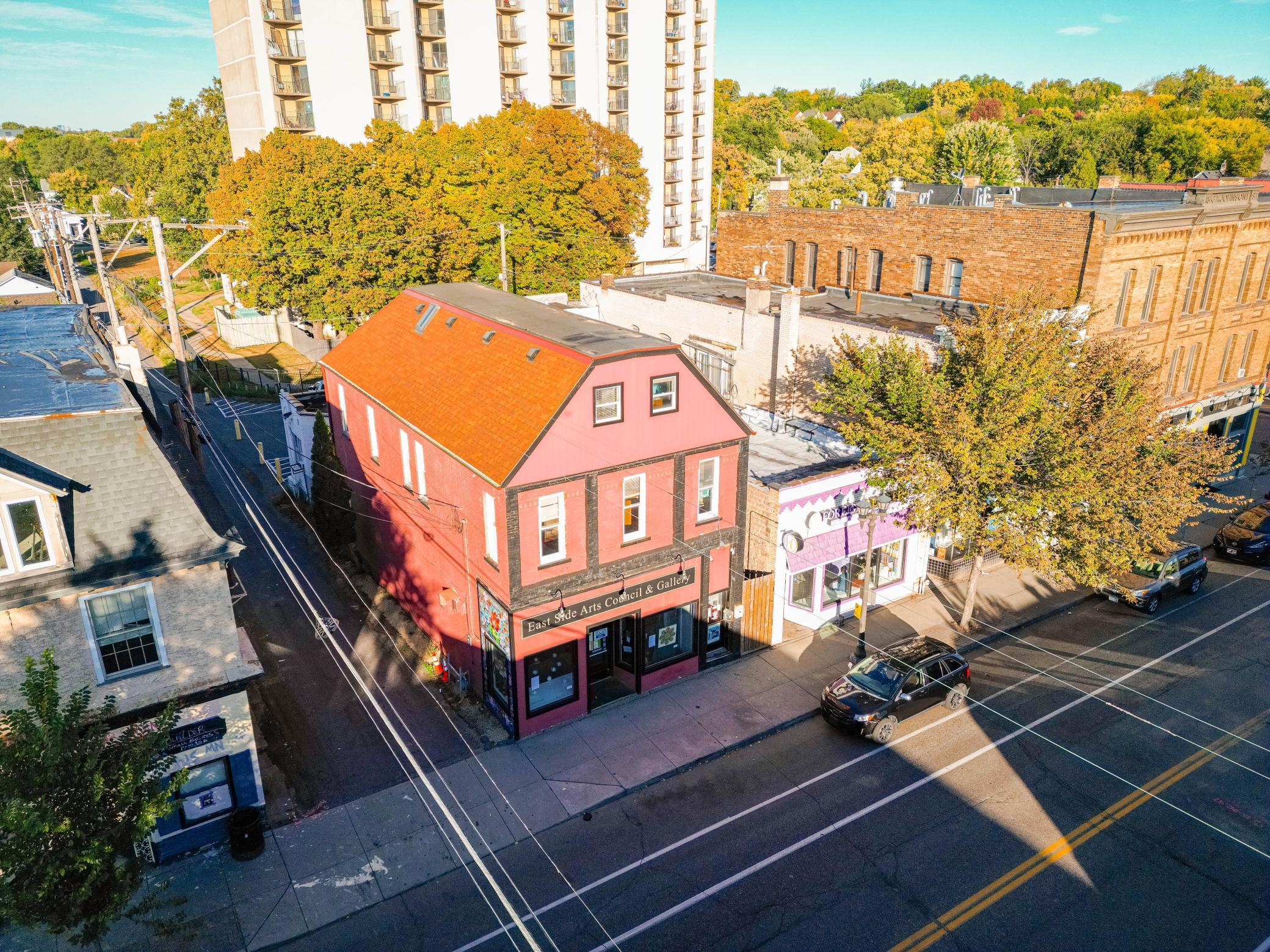 listing main picture