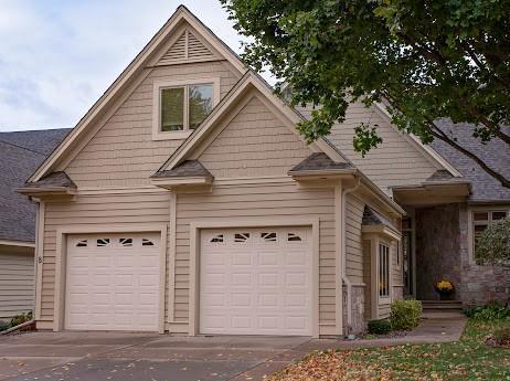 listing main picture