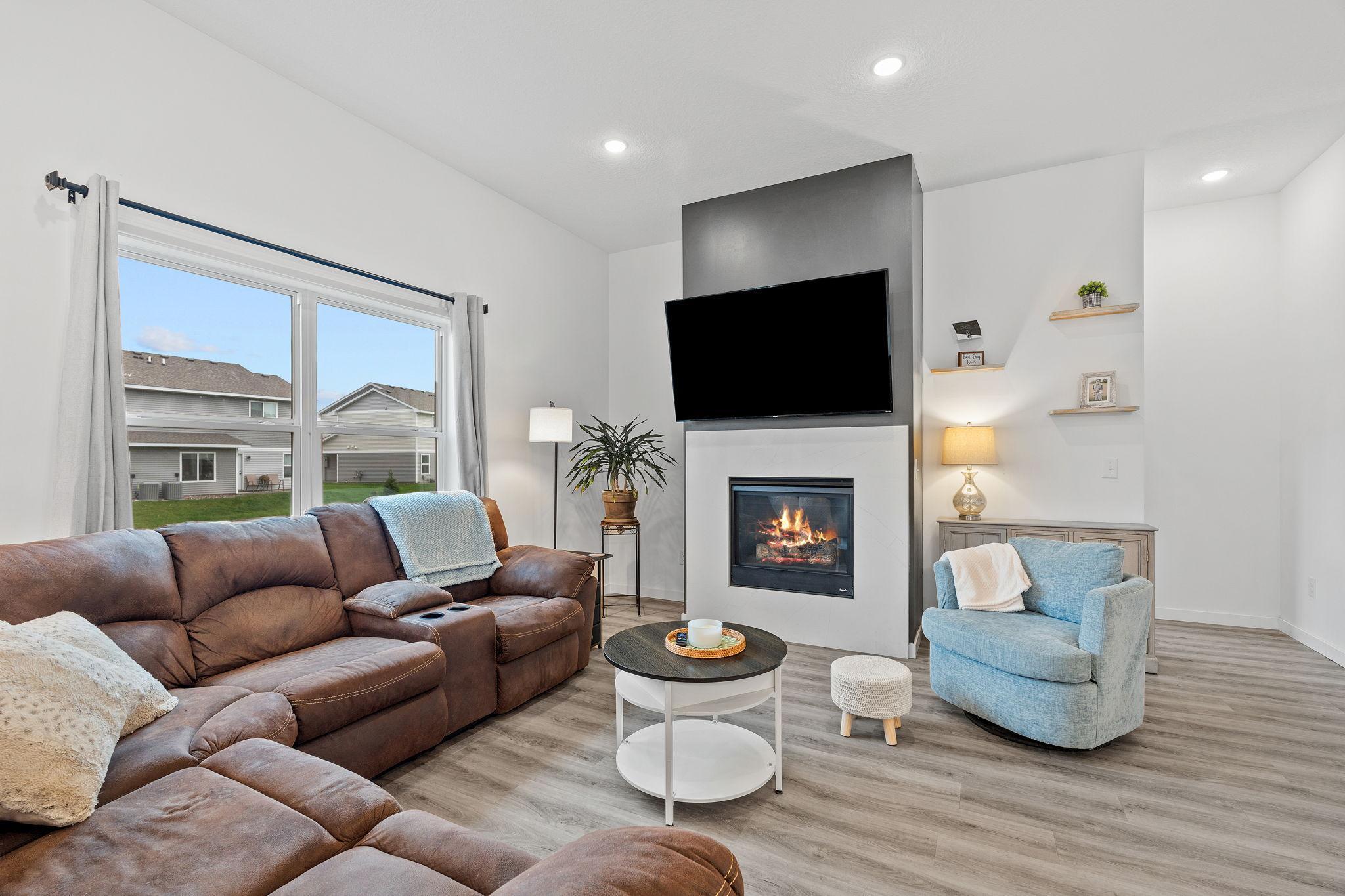 listing main picture