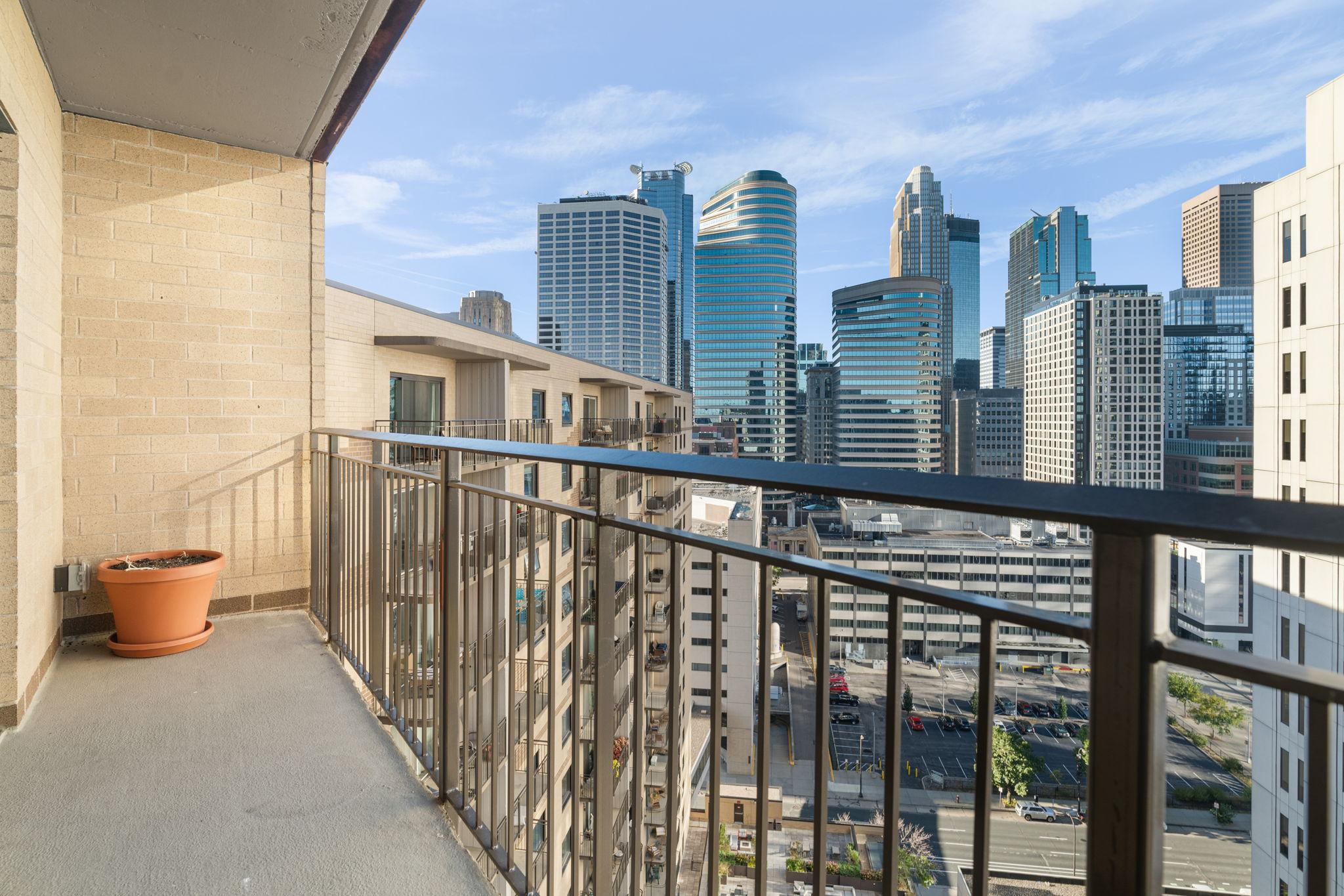 listing main picture