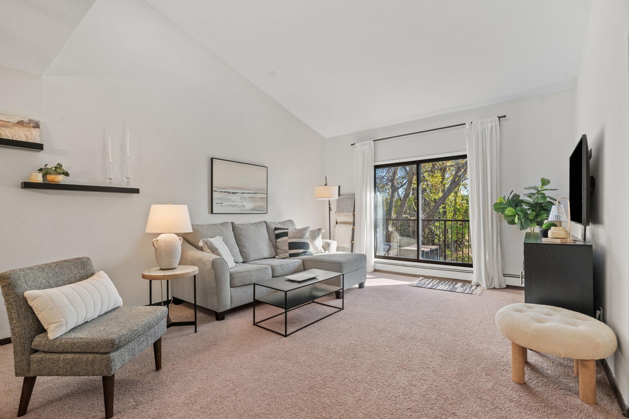 listing main picture