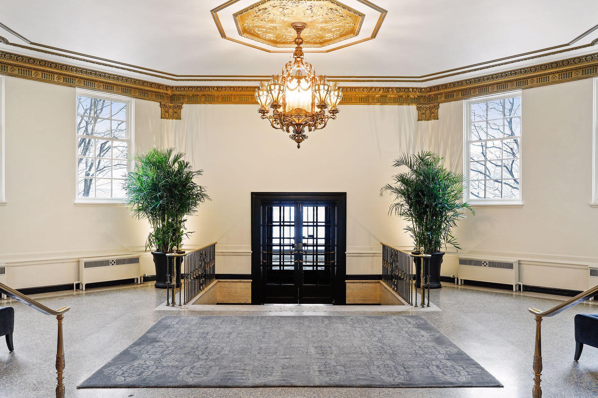 listing main picture