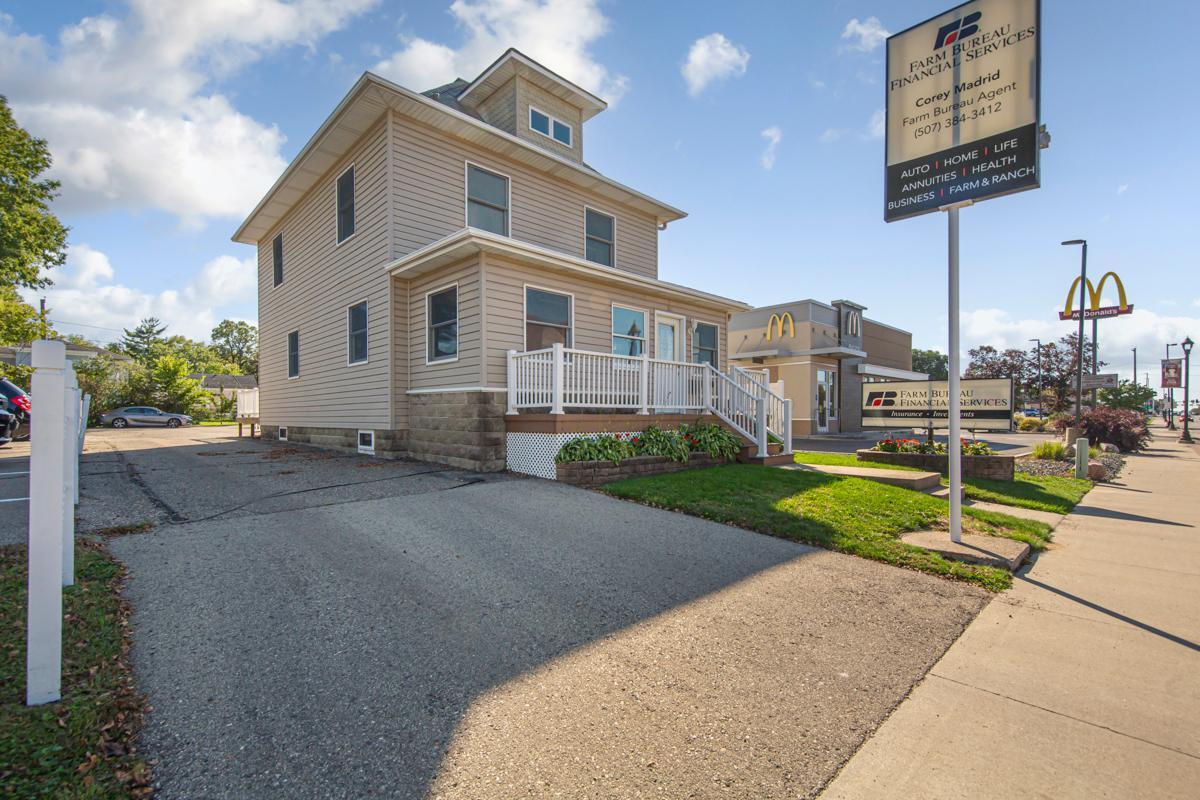 listing main picture