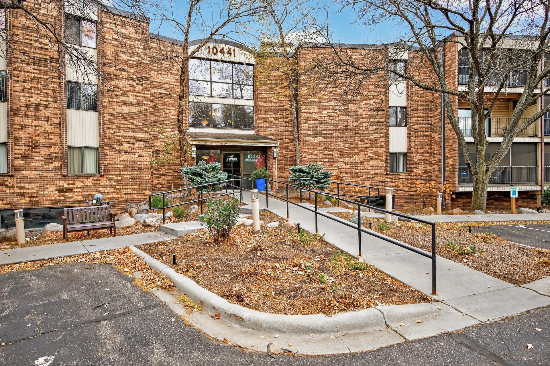 listing main picture