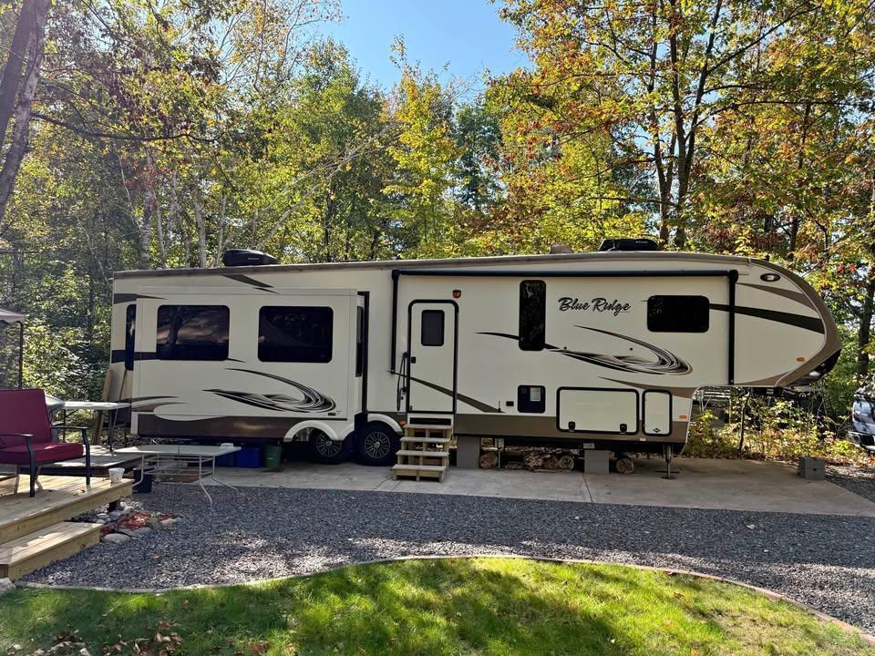 listing main picture