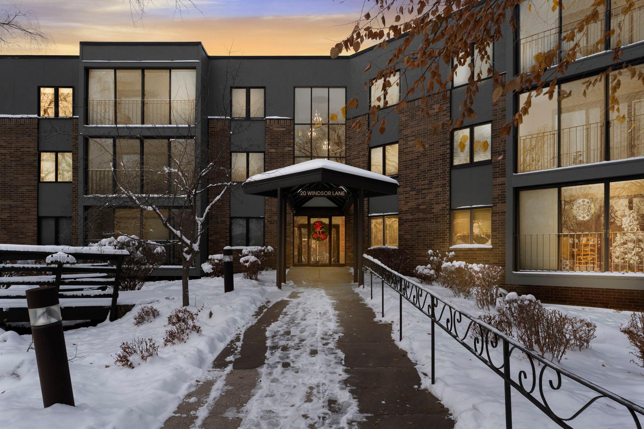 listing main picture